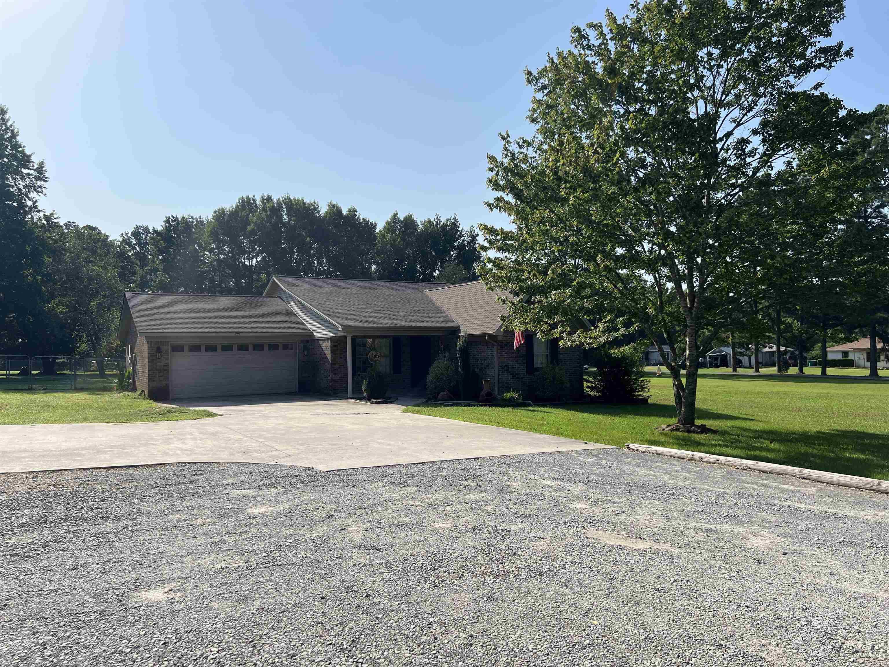 Well maintained home located minutes from Searcy limits. Home features split floor plan with 3 bedrooms/2 baths. Well built home features reinforced concrete exterior walls. Roof and HVAC replaced 2019 or 2020. Partially fenced yard. Move-in ready.