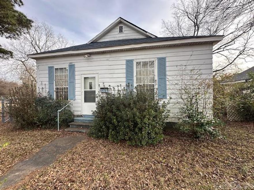 Currently has a layout to be a duplex with a shared kitchen