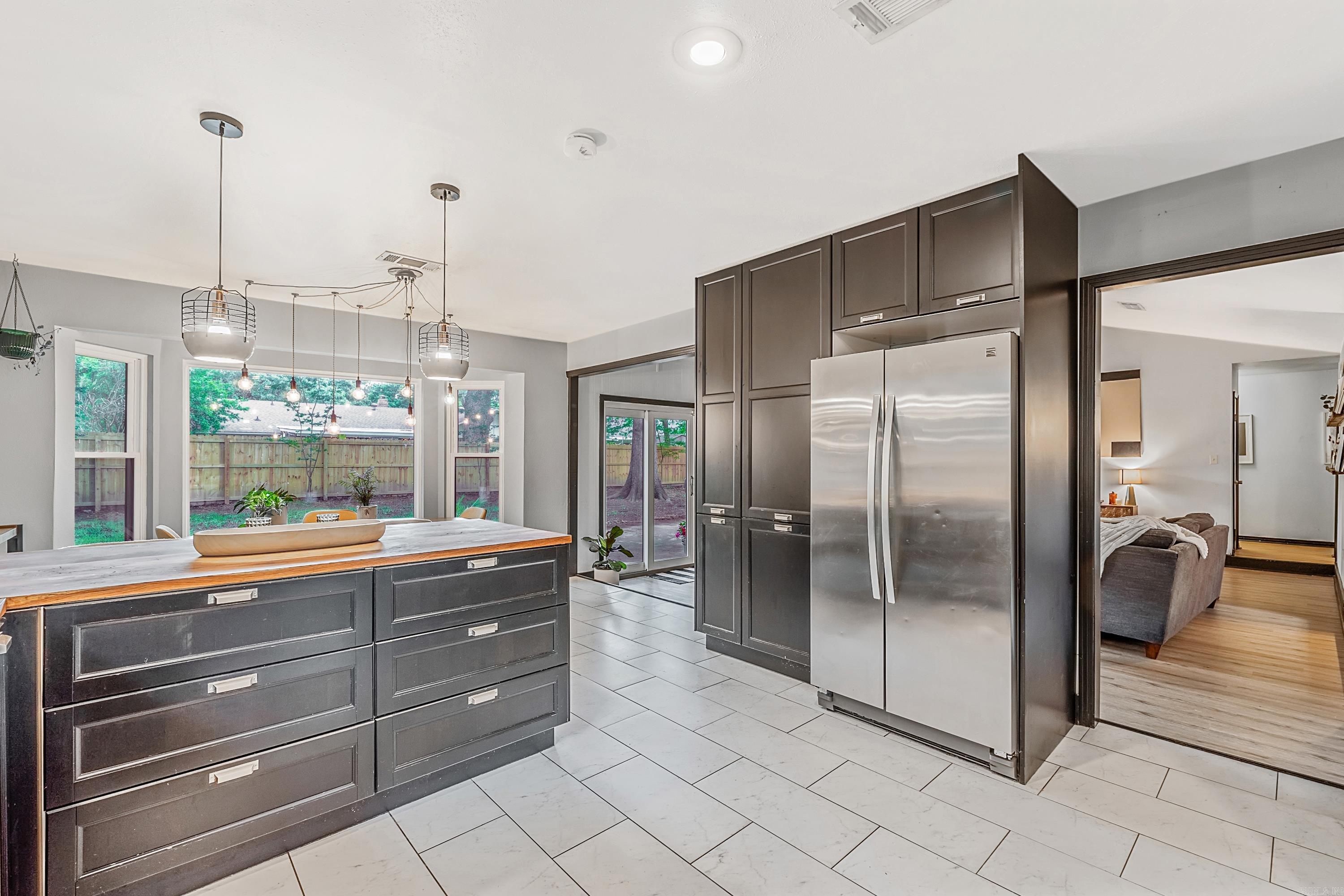 SMOKING OAKS ADD - Residential