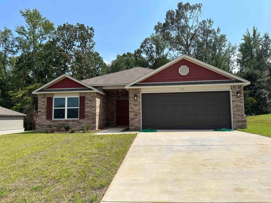 Rausch Coleman Raleigh ll plan has four bedrooms, two bathrooms, and is 1852 sq. ft. This home has raised ceilings, Stainless steel appliance, and washer/dryer. The Oakland Grove community is close to the interstate and is eligible for a USDA loan.