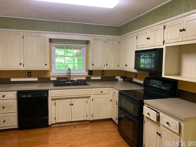 ROLLING BROOK - Residential