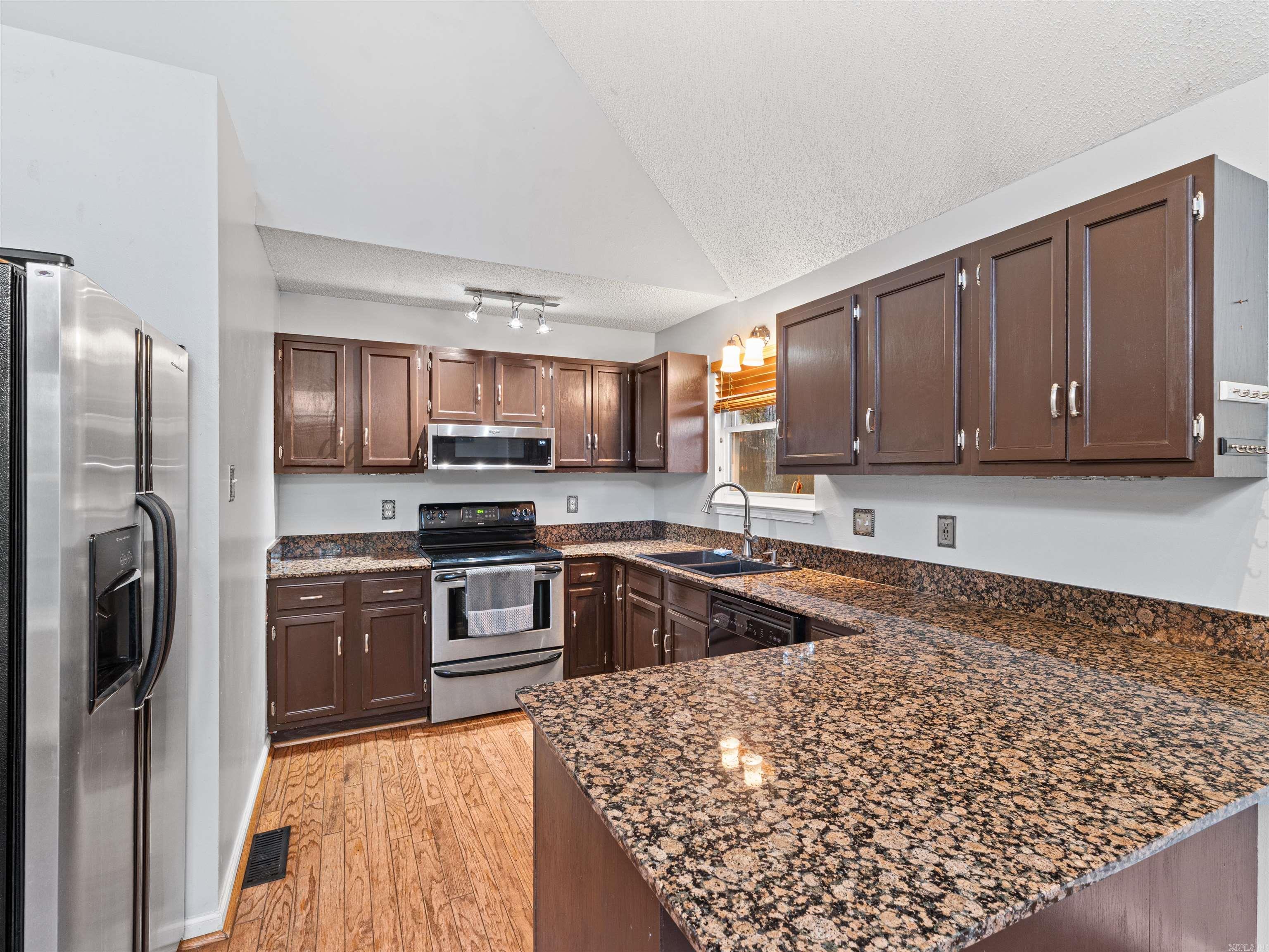 WHITE OAK VILLAGE - Residential