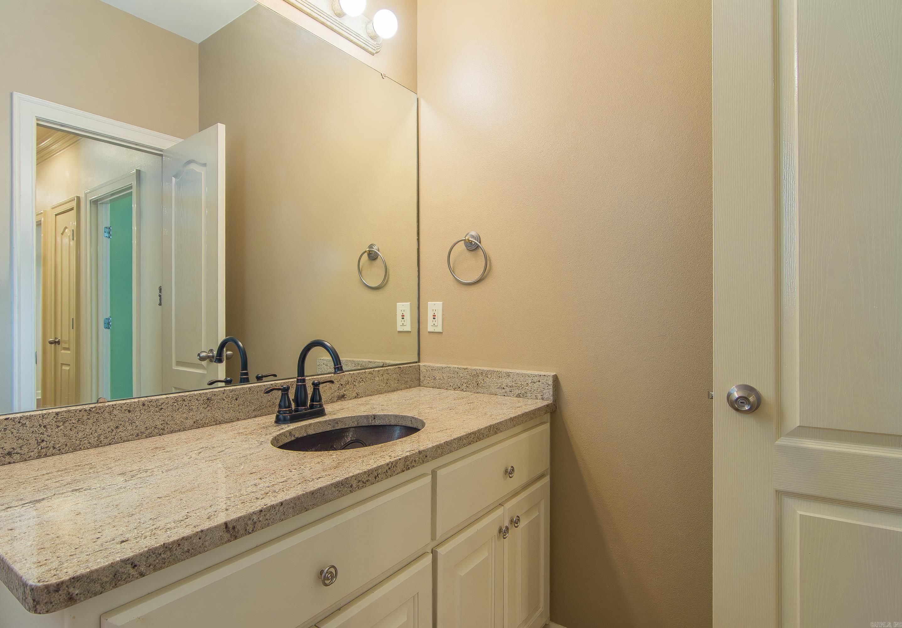 COUNTRY CLUB OF ARK THE - Residential