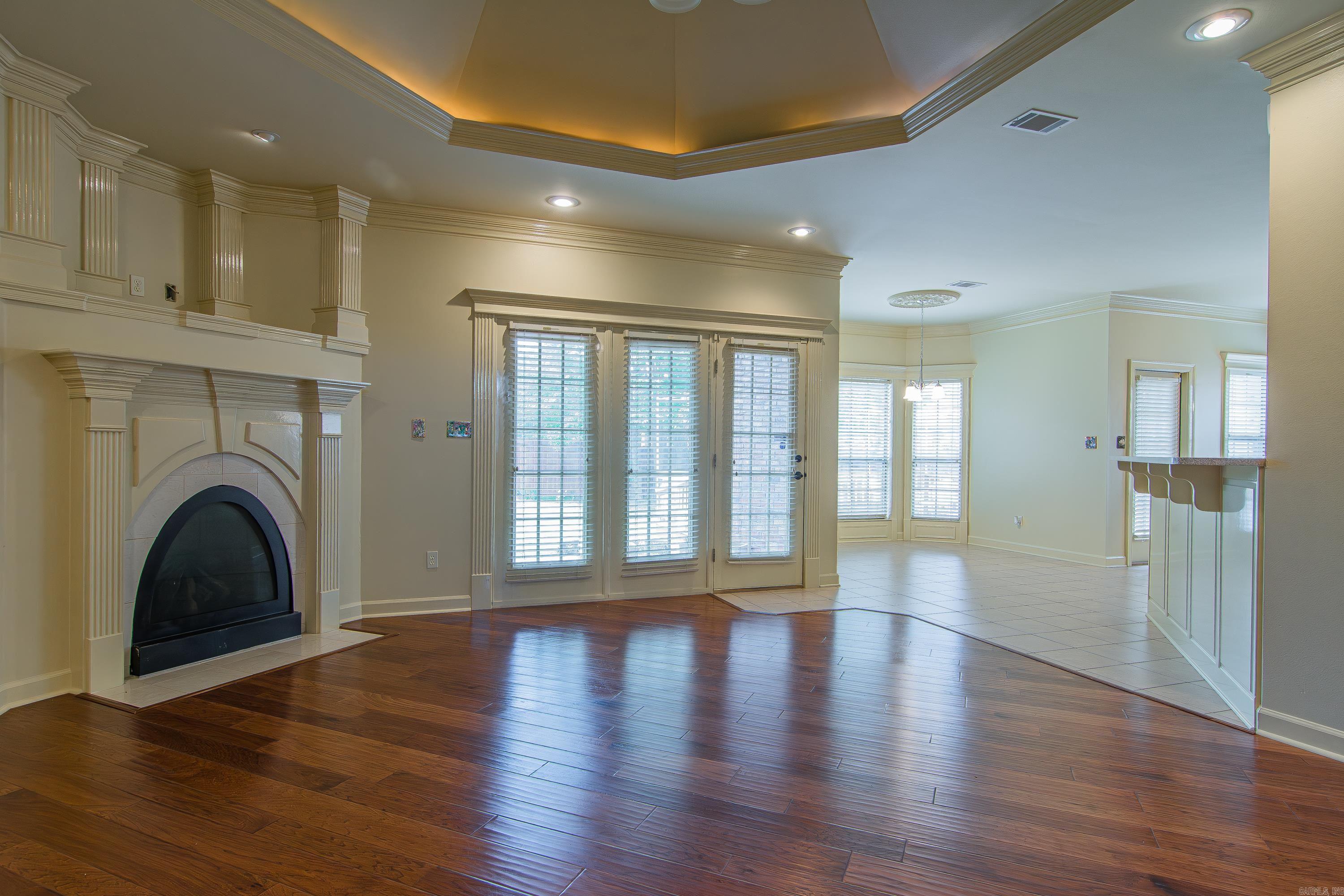 COUNTRY CLUB OF ARK THE - Residential