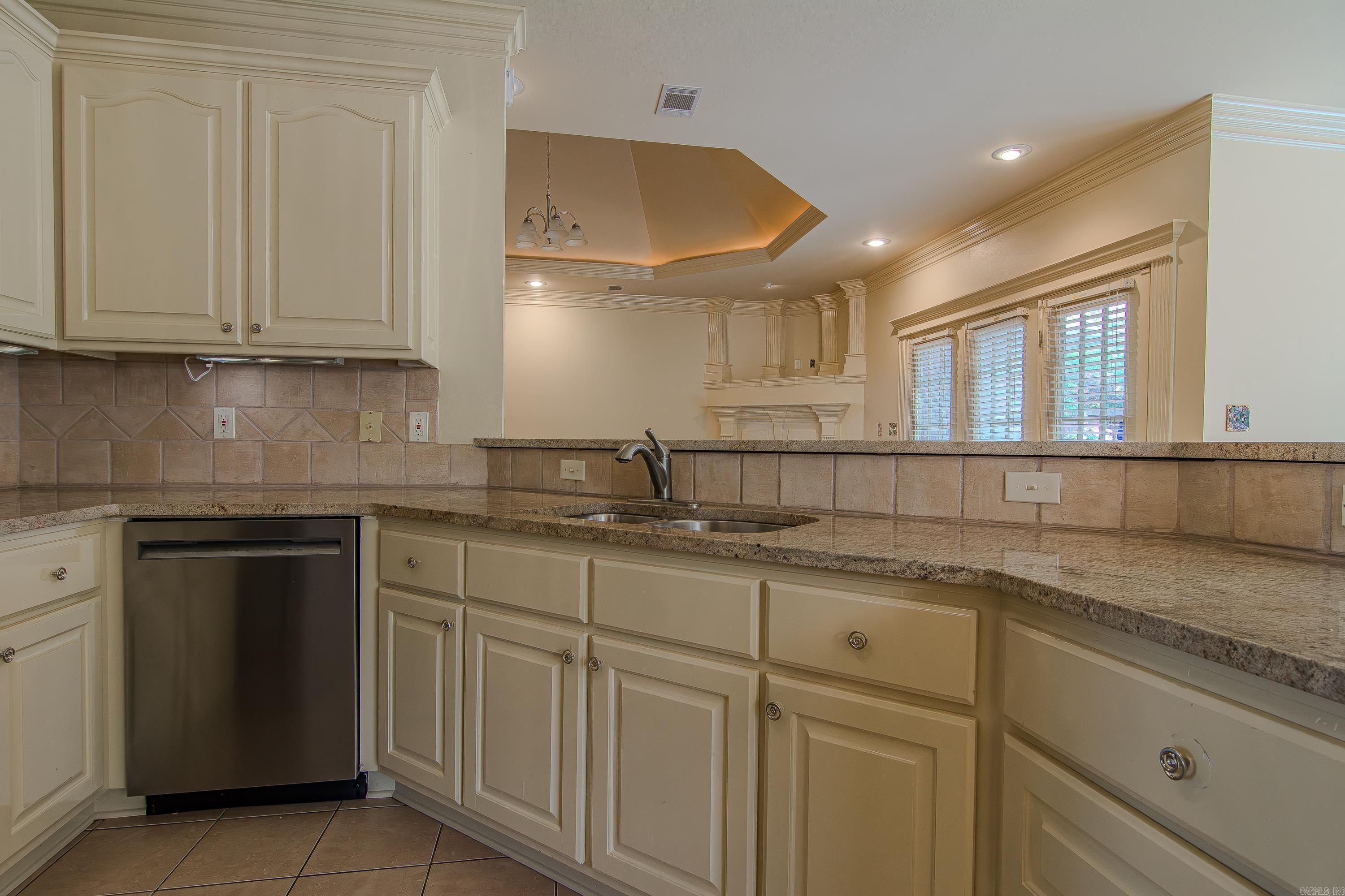 COUNTRY CLUB OF ARK THE - Residential