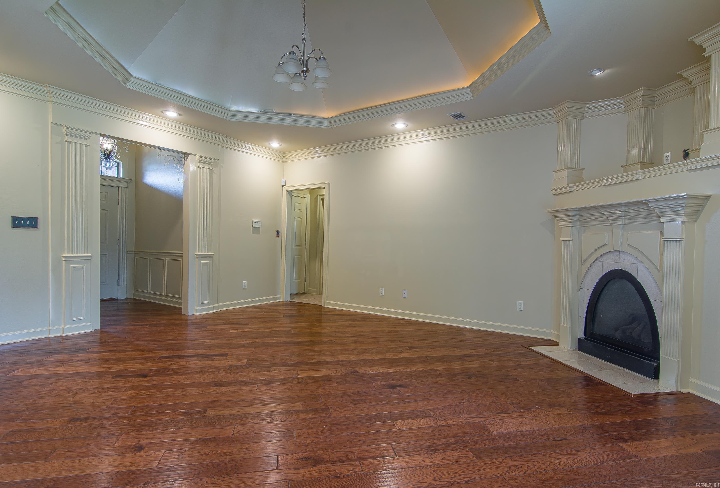 COUNTRY CLUB OF ARK THE - Residential