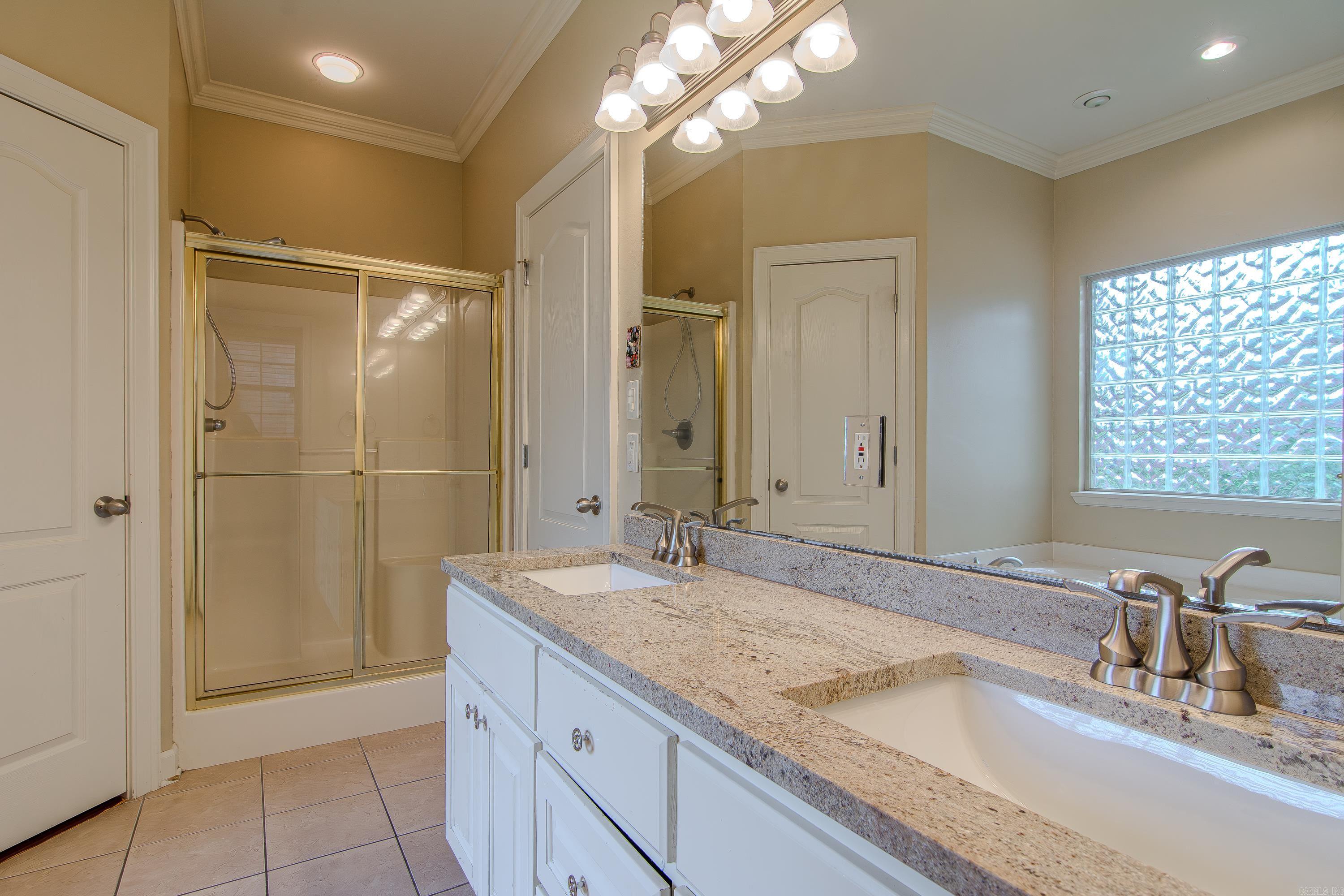 COUNTRY CLUB OF ARK THE - Residential