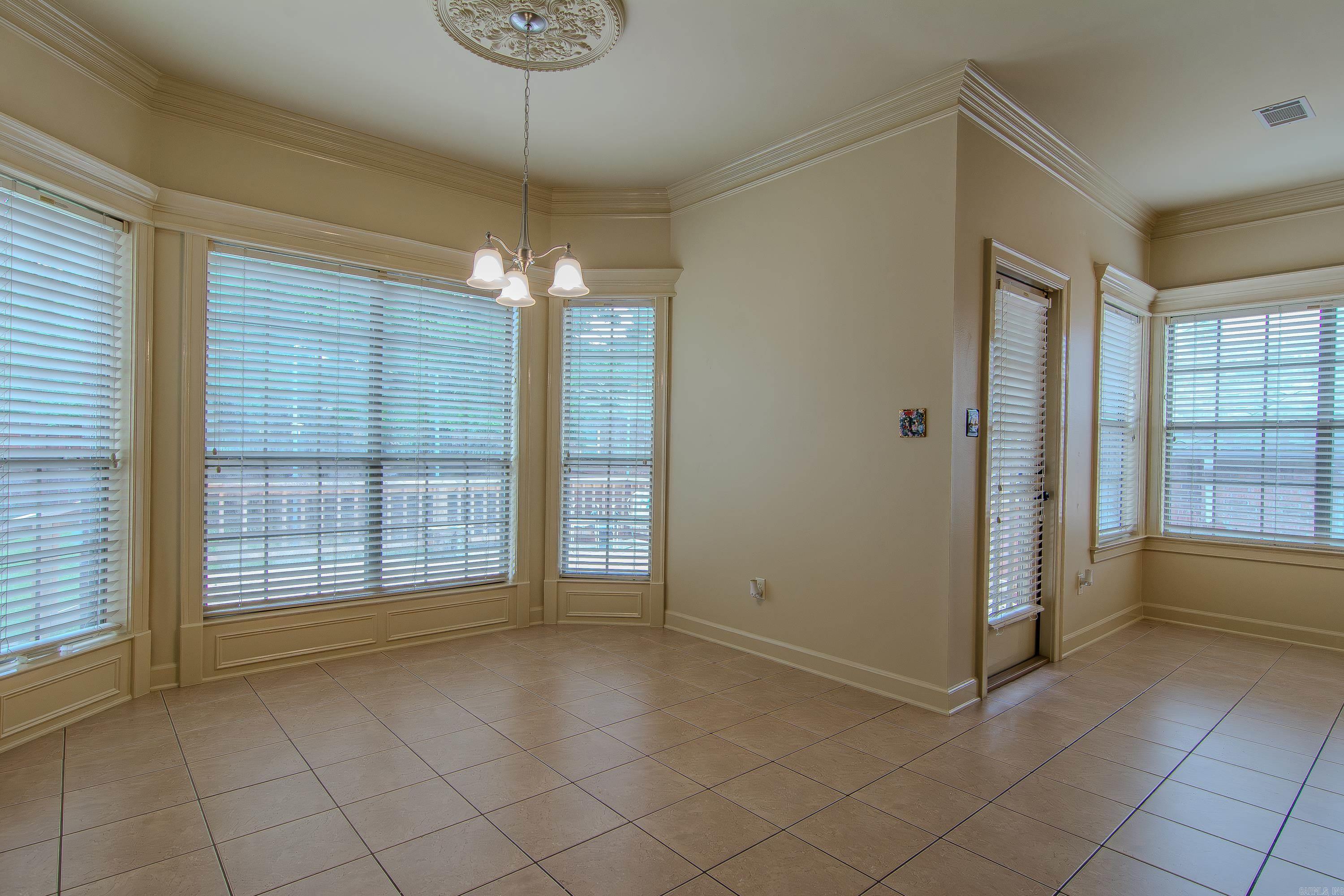 COUNTRY CLUB OF ARK THE - Residential