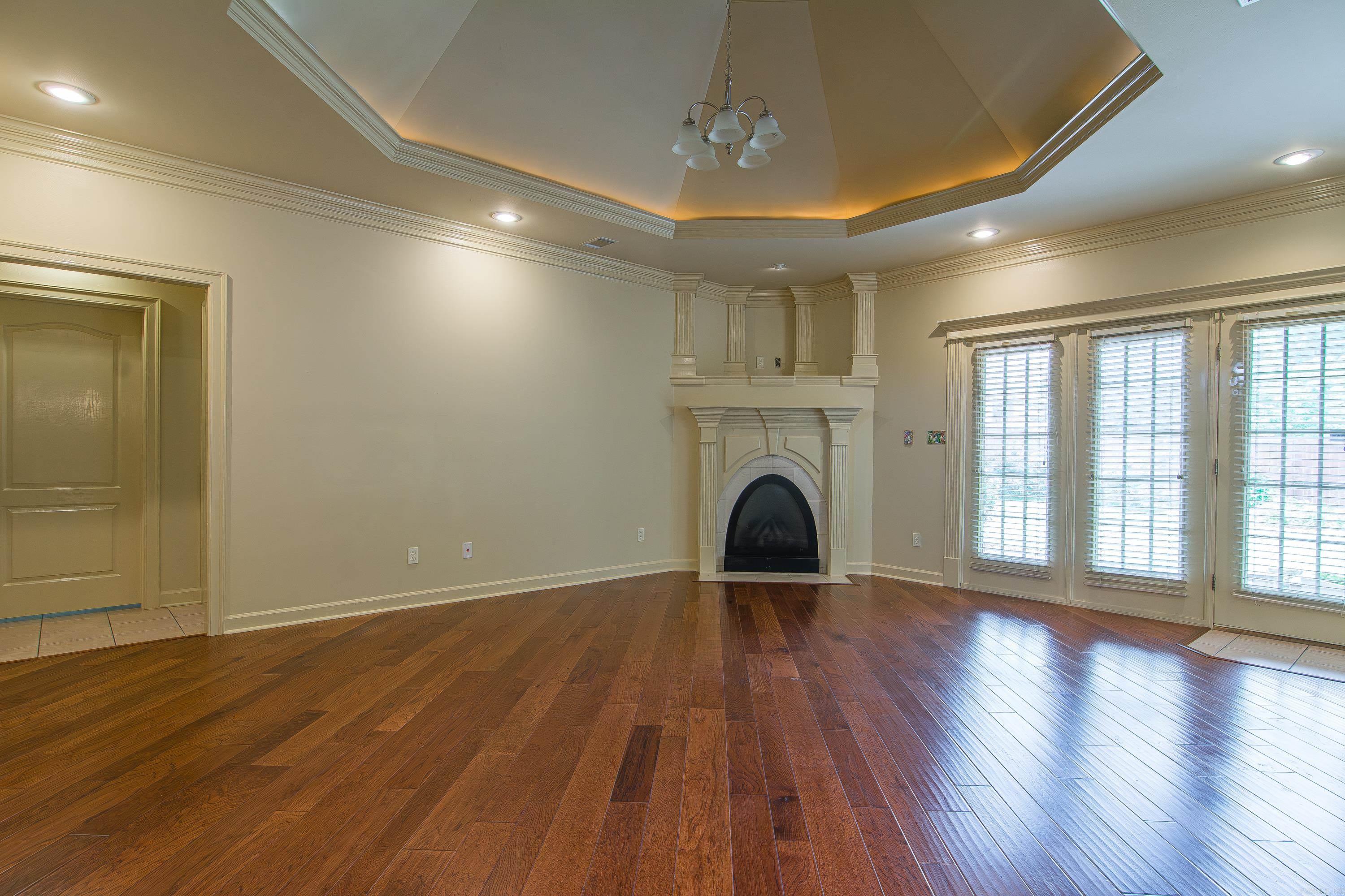 COUNTRY CLUB OF ARK THE - Residential