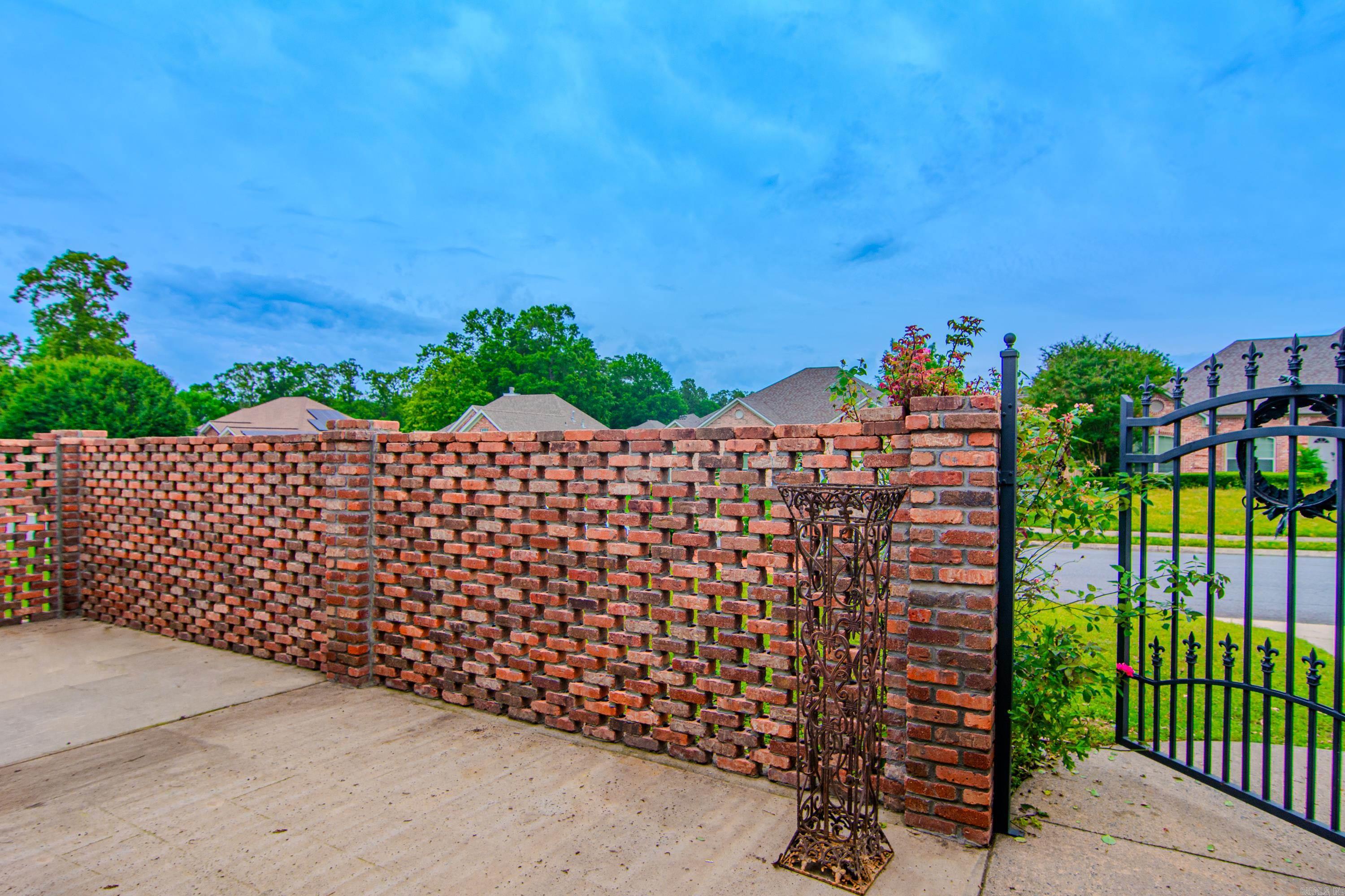 COUNTRY CLUB OF ARK THE - Residential