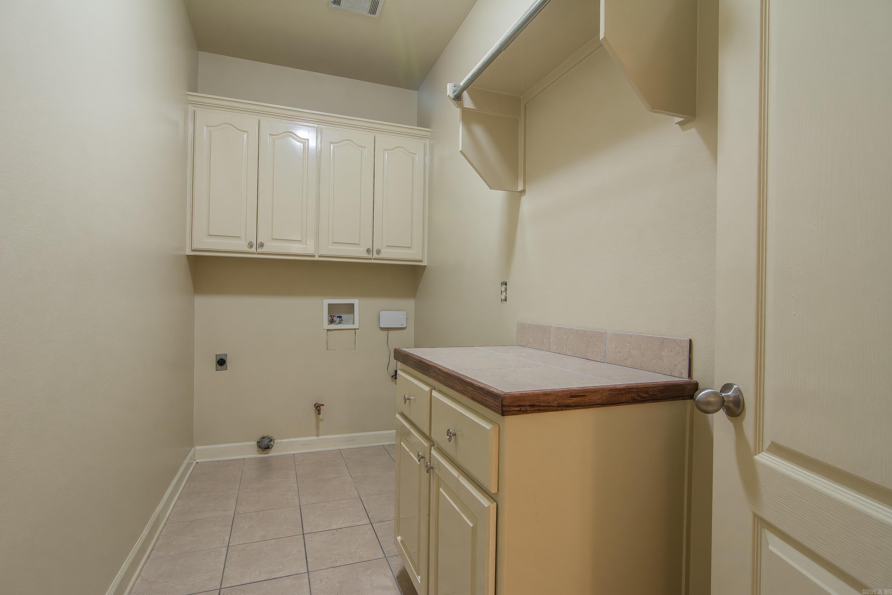 COUNTRY CLUB OF ARK THE - Residential