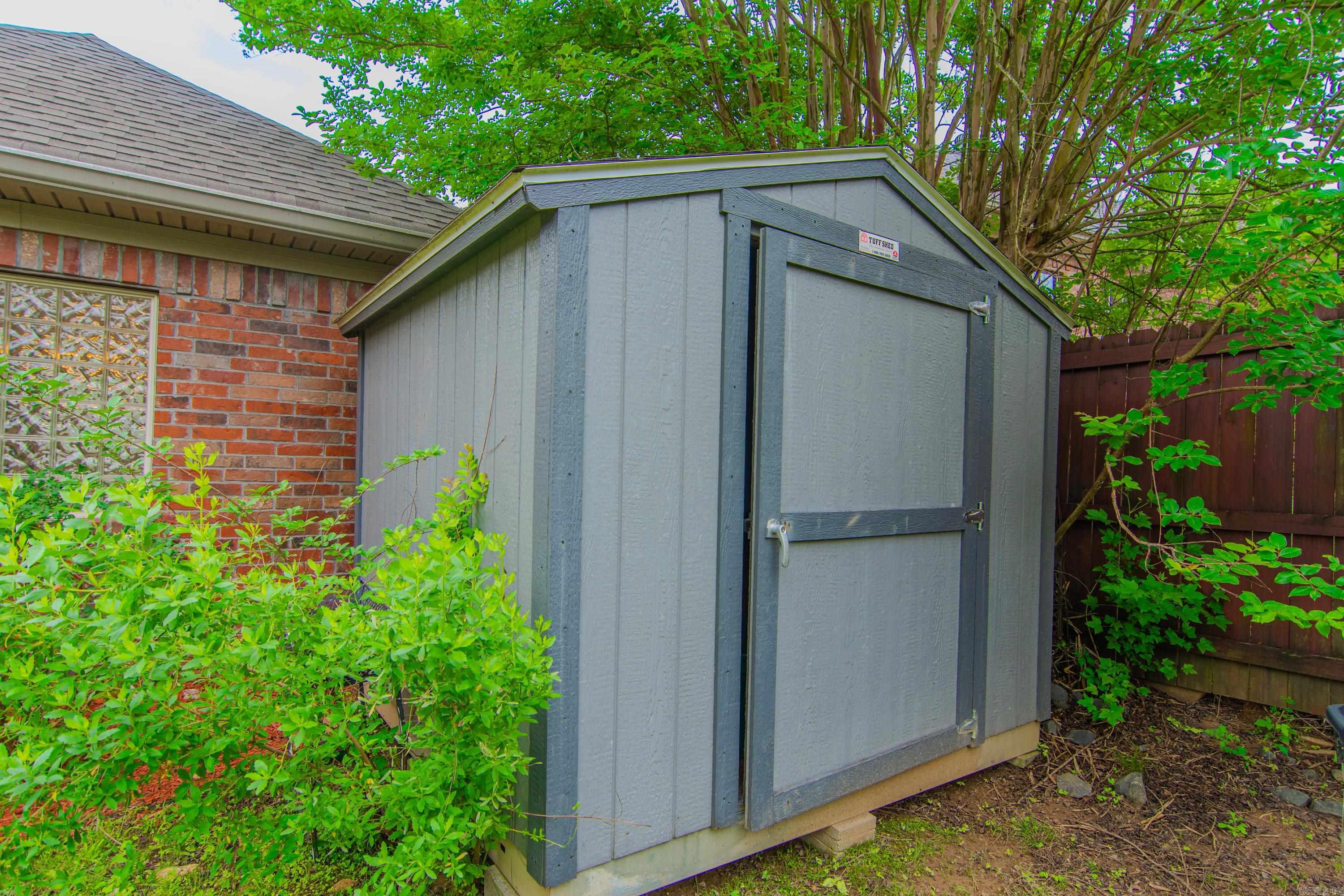 COUNTRY CLUB OF ARK THE - Residential