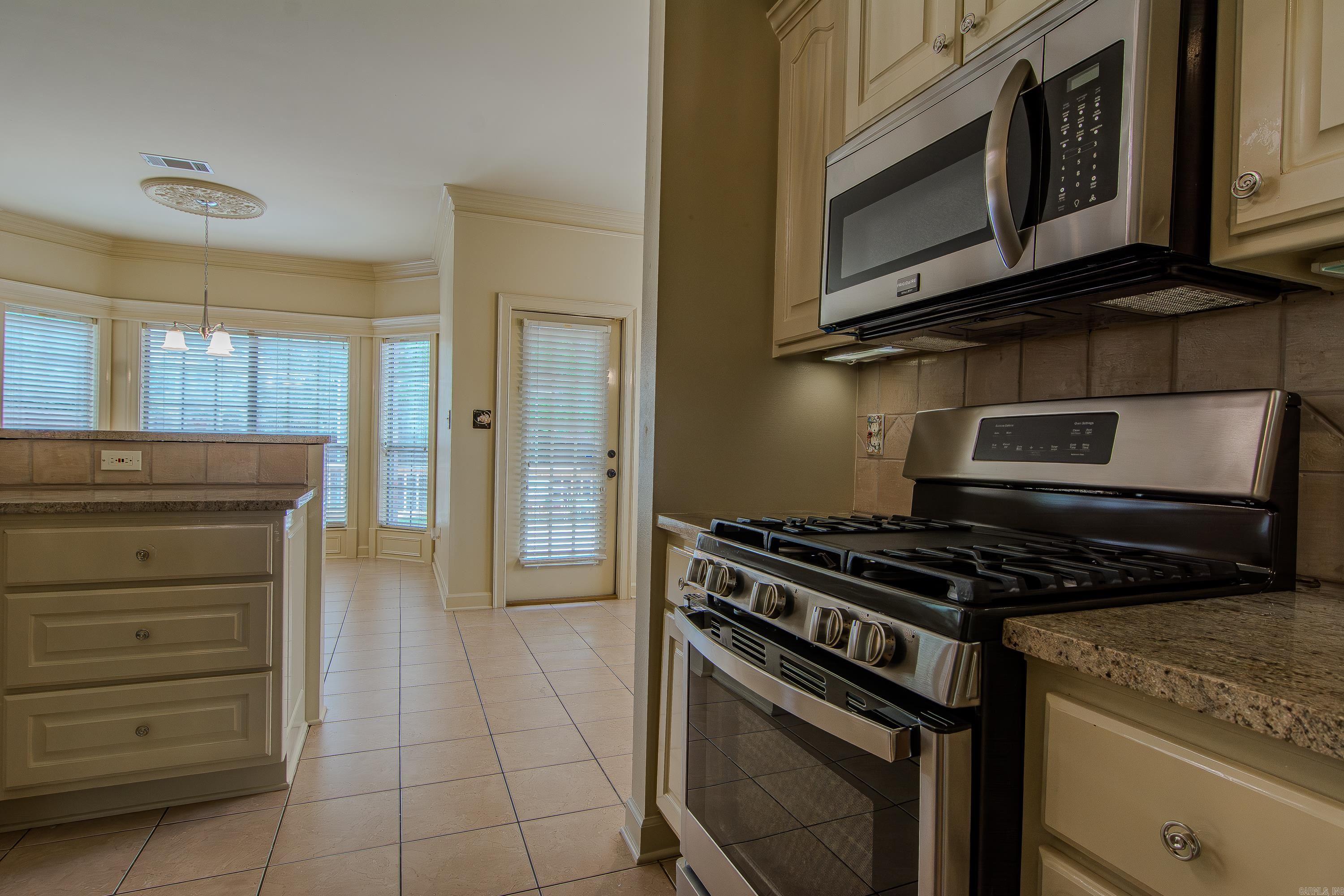 COUNTRY CLUB OF ARK THE - Residential