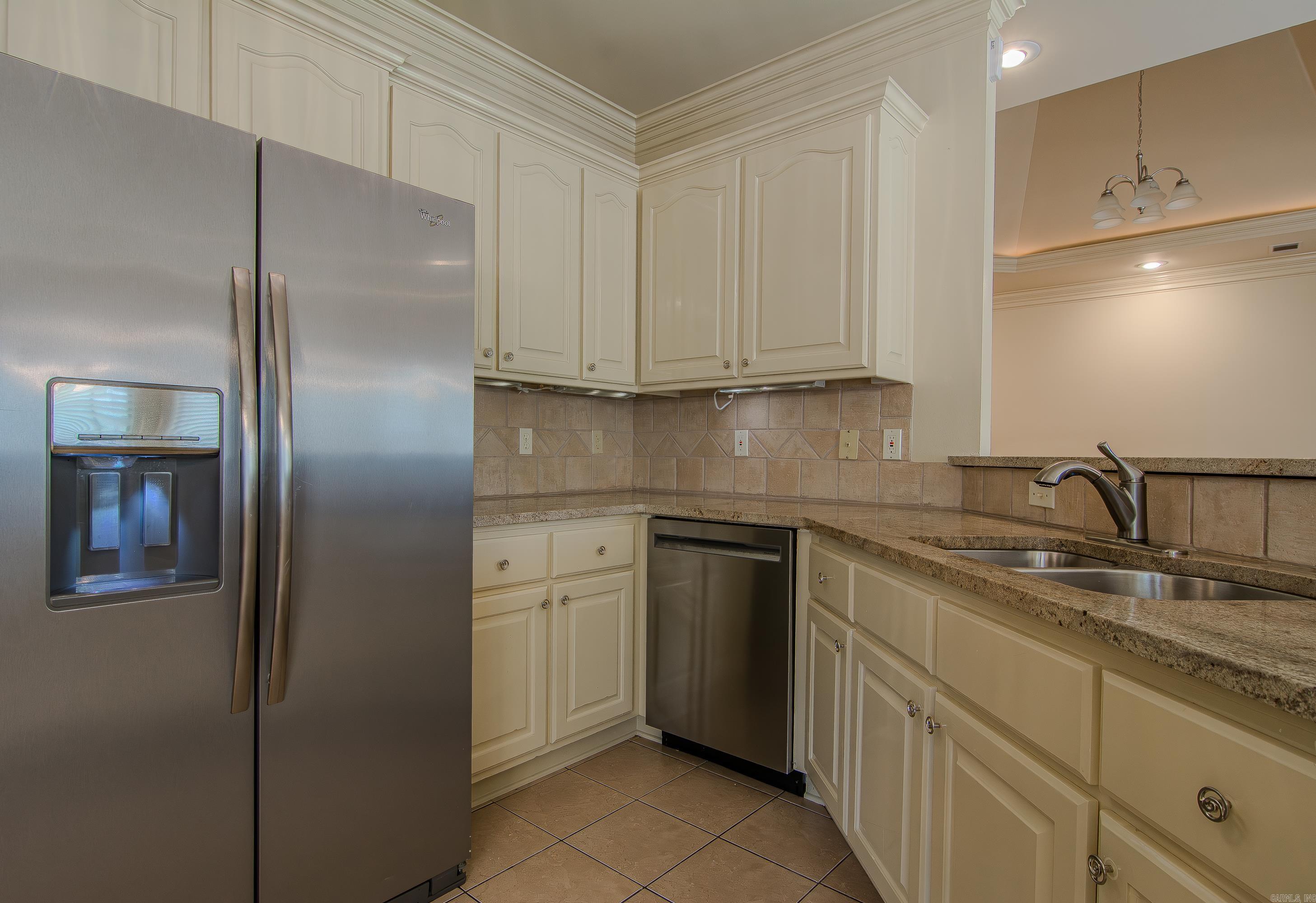 COUNTRY CLUB OF ARK THE - Residential