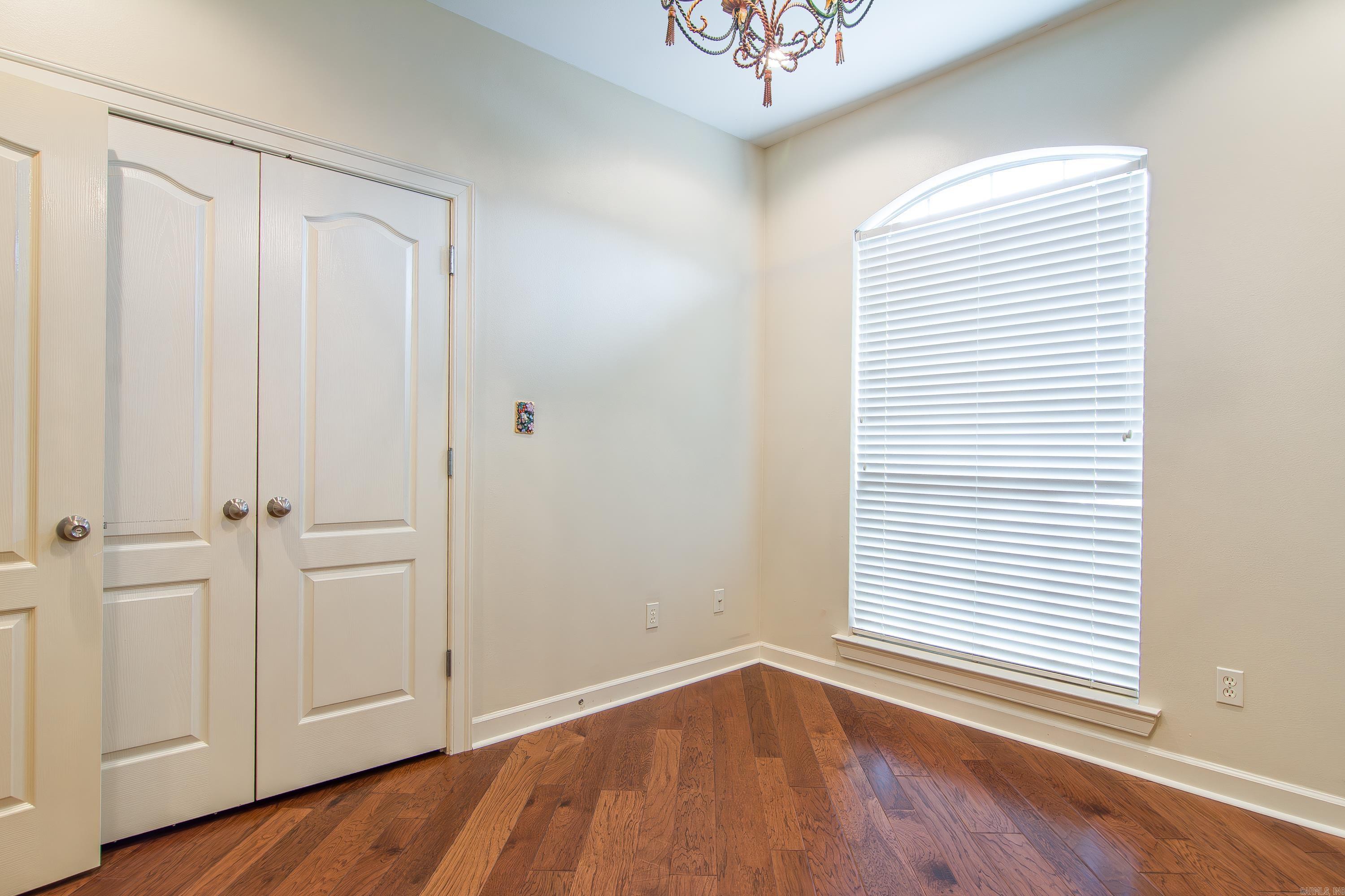 COUNTRY CLUB OF ARK THE - Residential