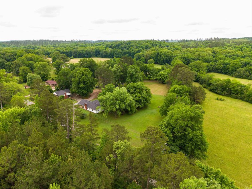 This cute benton home sitting on 2 acres has 3 bedrooms, and 2 baths with PLENTY of room to grow! Enjoy your little piece of paradise in but still be minutes from town. Showings are by appointments only and will start on June 1. Contact today for more information!