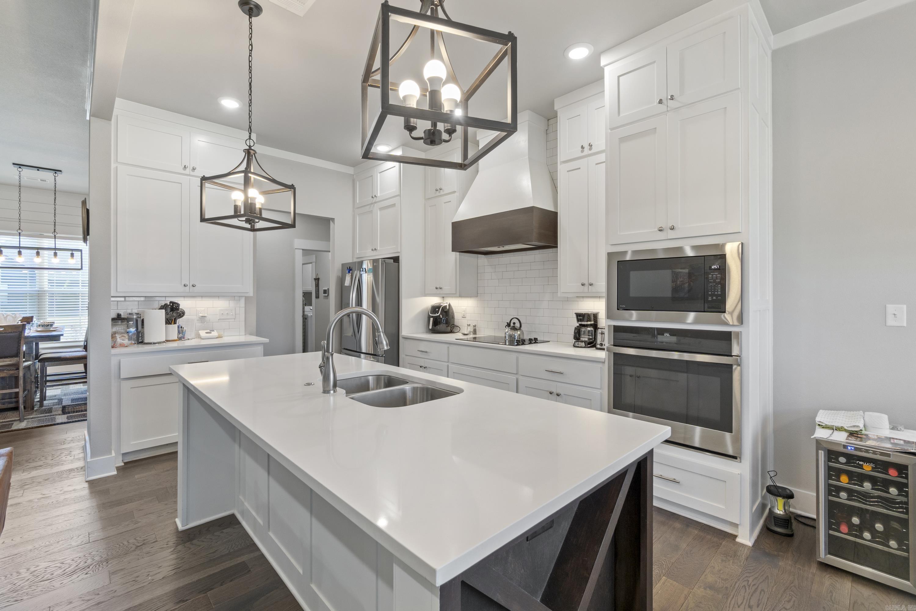 THE WOODS OF HURRICANE LAKE ESTA - Residential