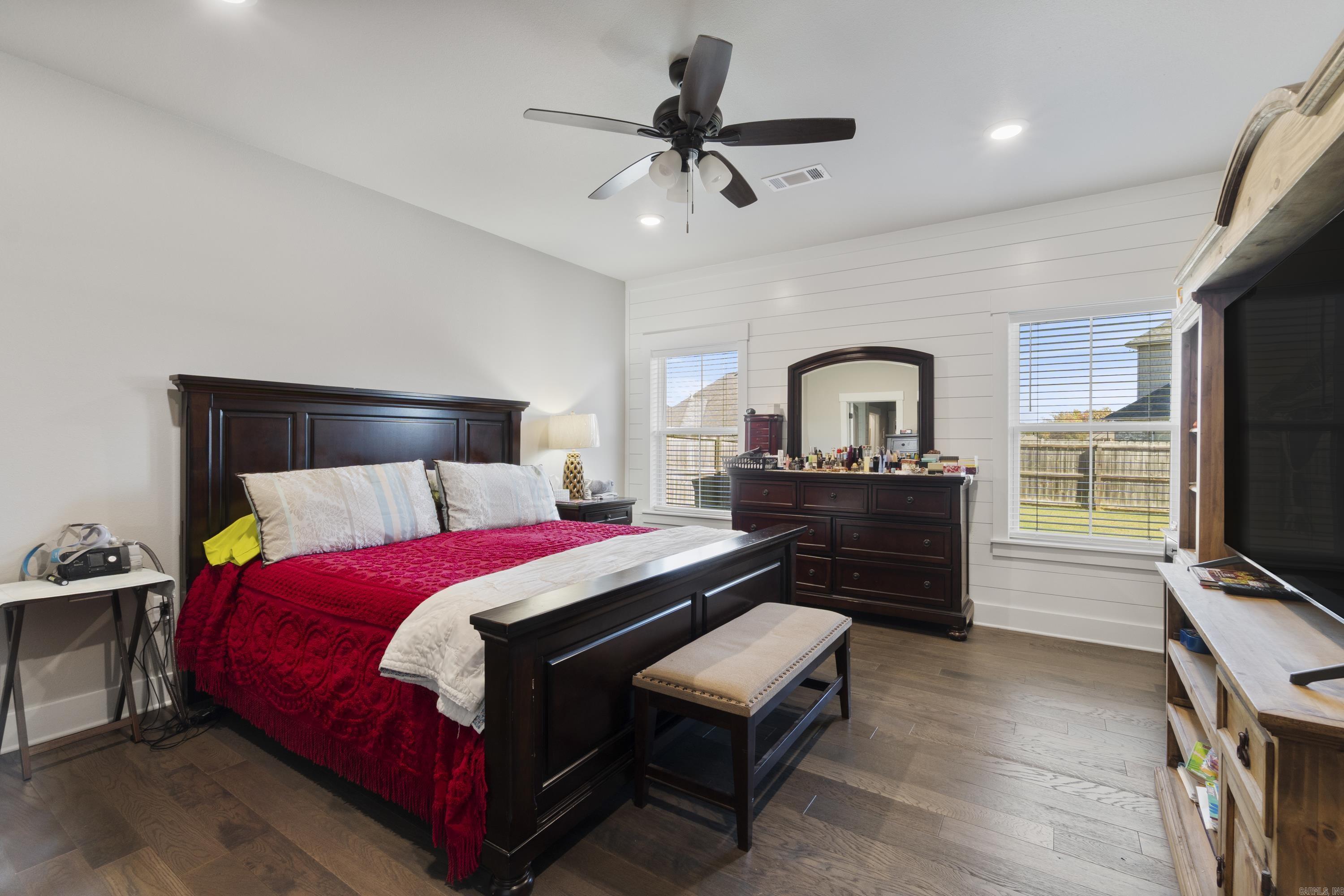 THE WOODS OF HURRICANE LAKE ESTA - Residential