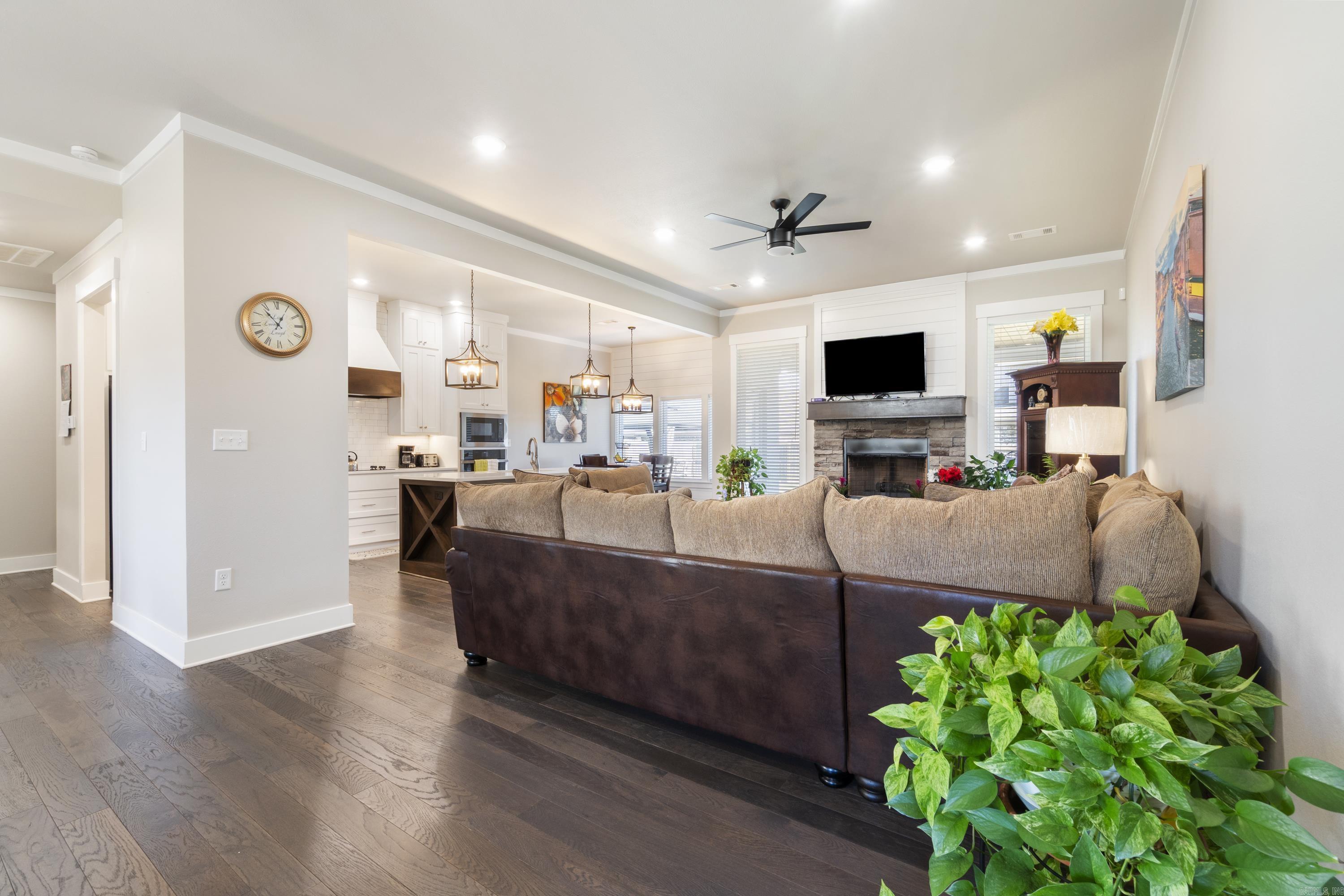 THE WOODS OF HURRICANE LAKE ESTA - Residential