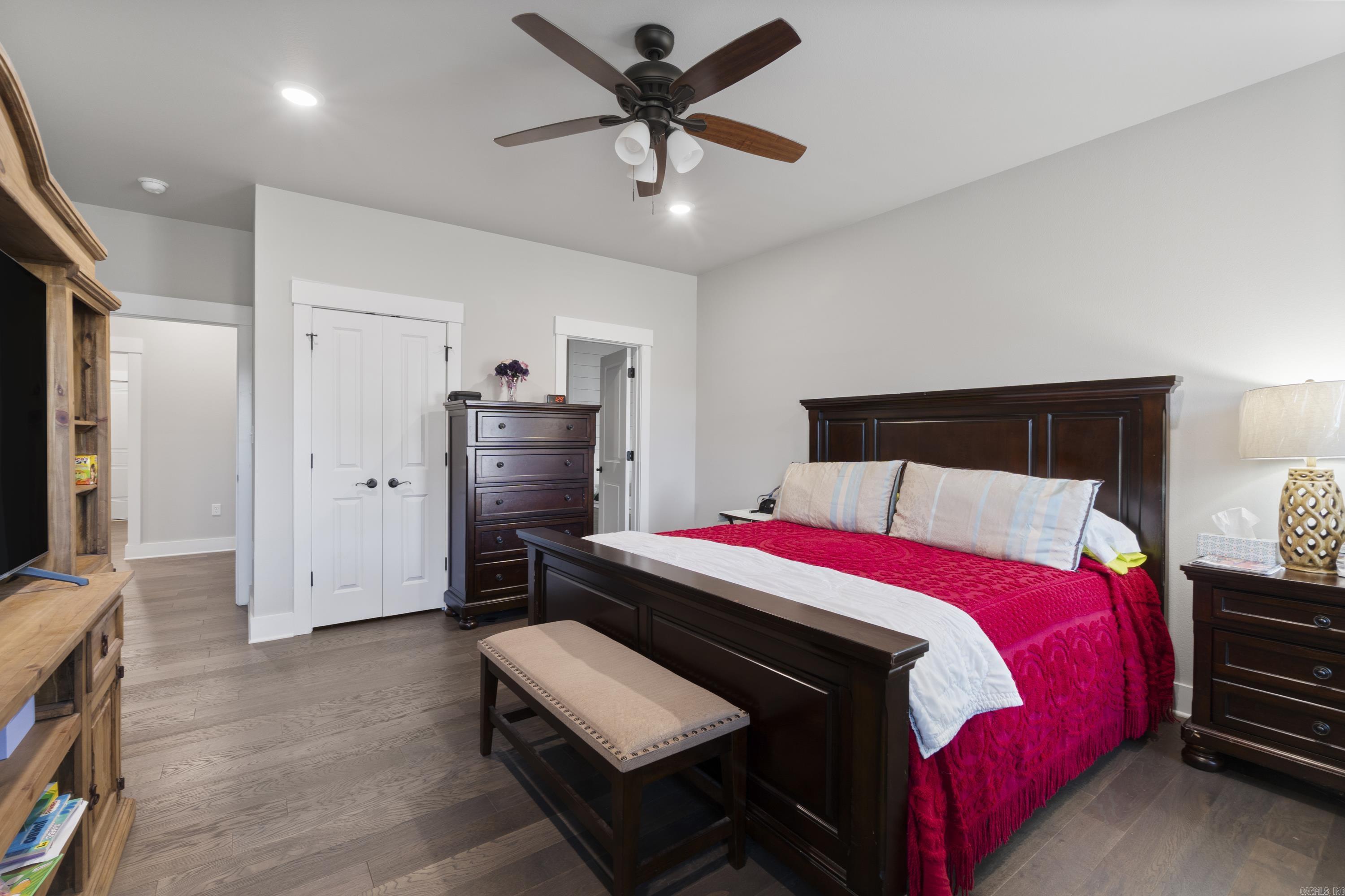 THE WOODS OF HURRICANE LAKE ESTA - Residential