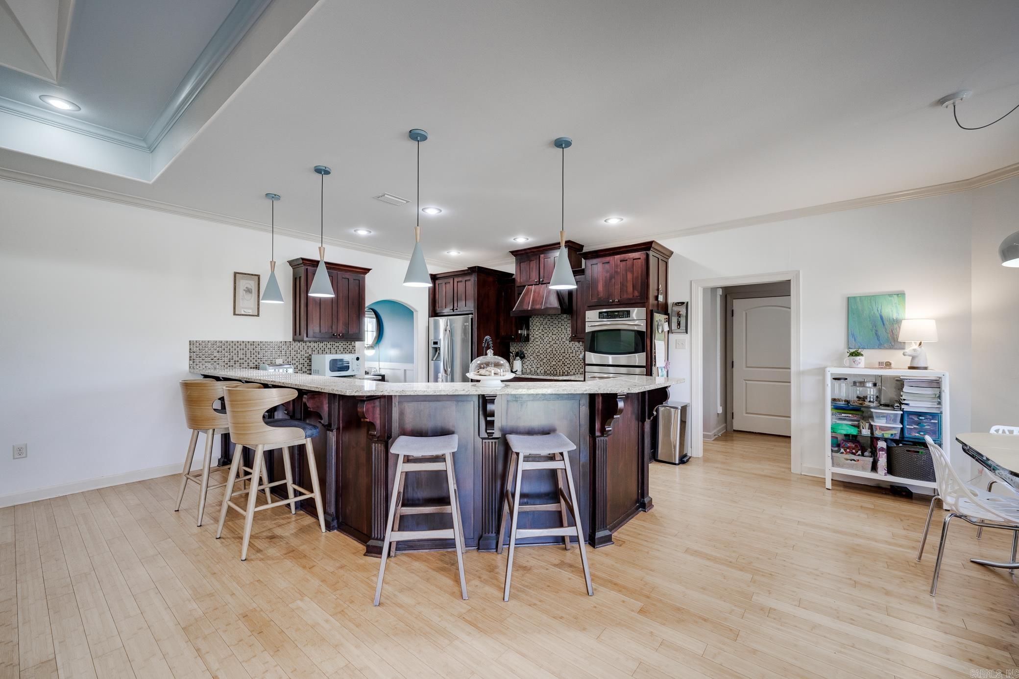 CRESTHAVEN - Residential