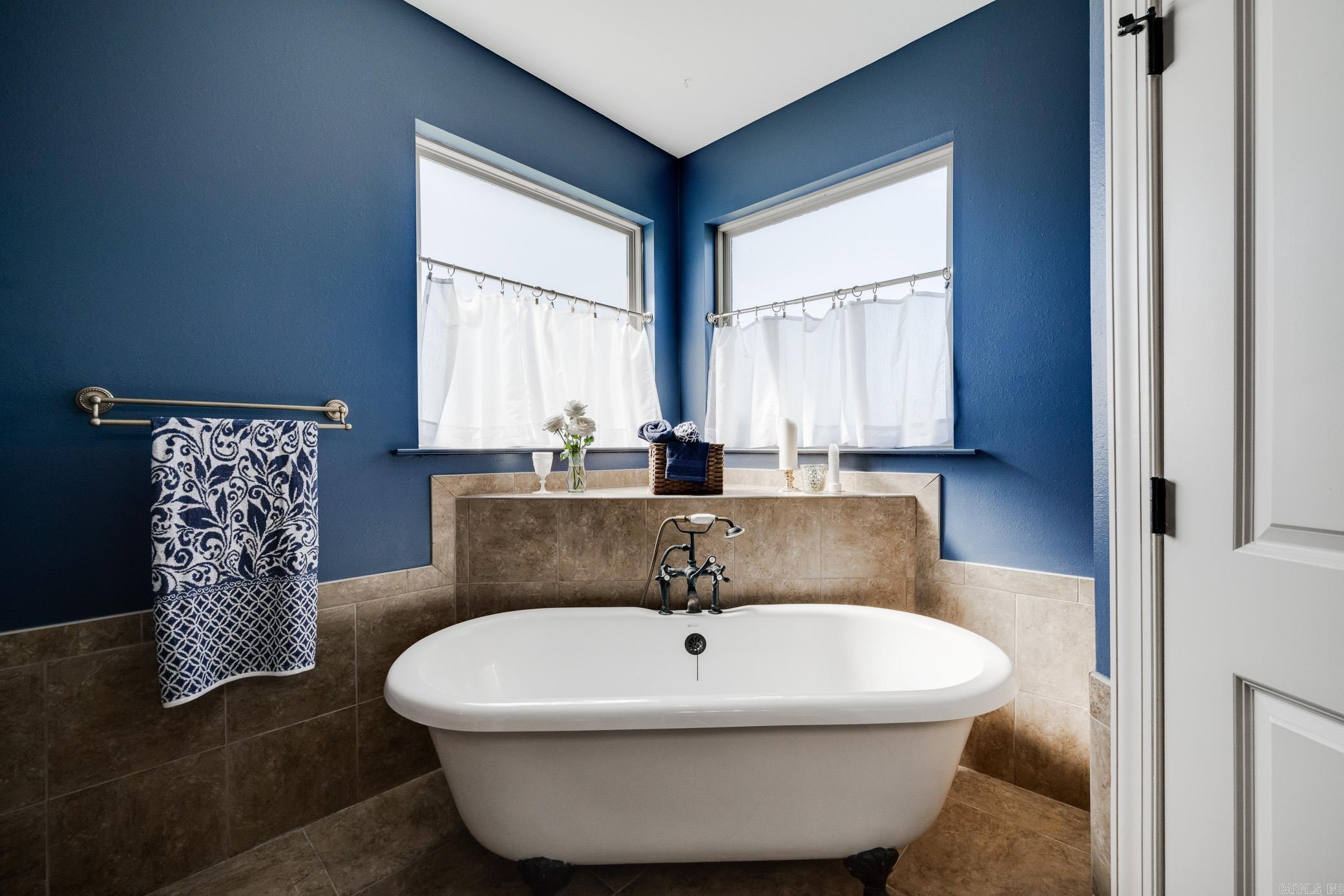 CRESTHAVEN - Residential