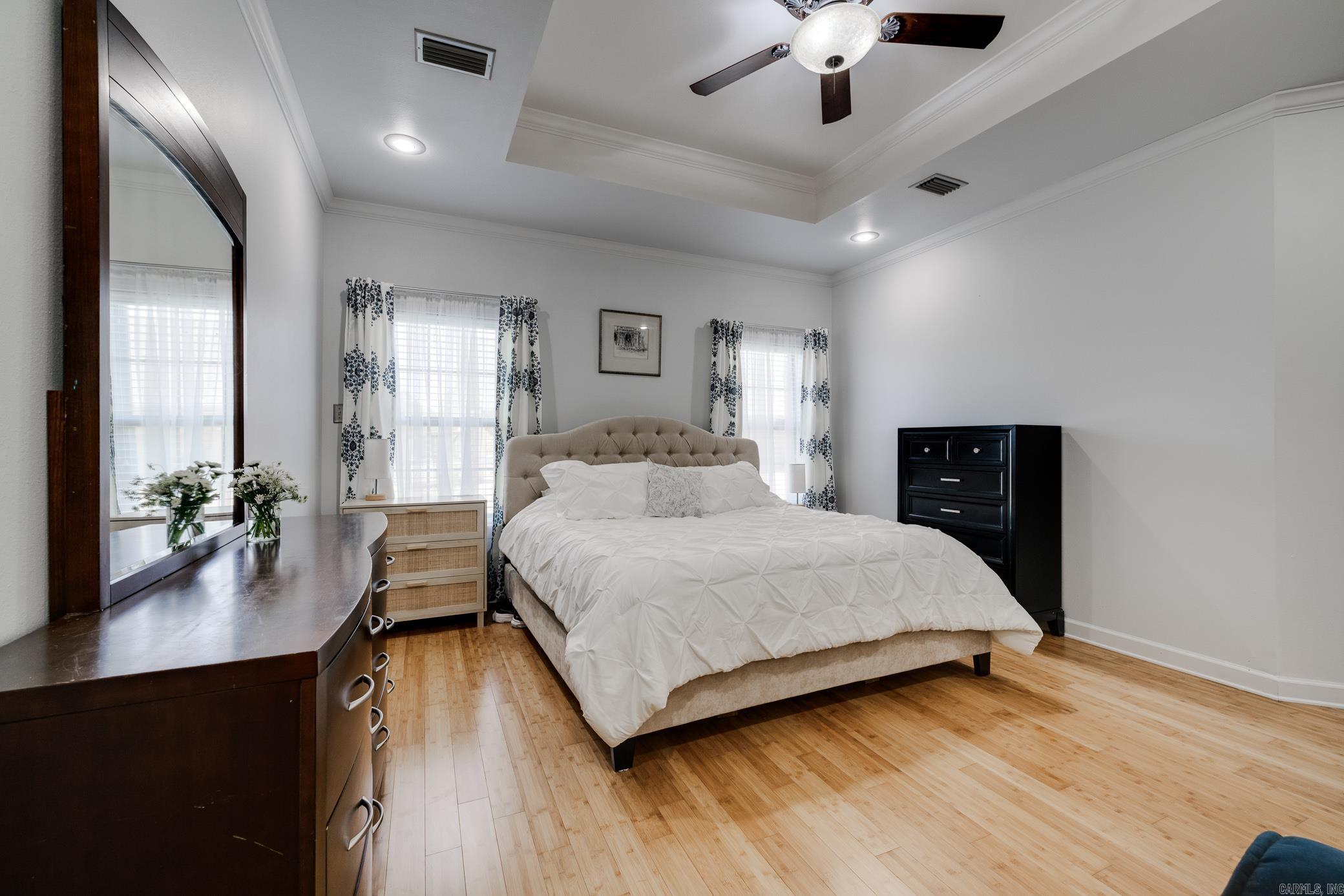 CRESTHAVEN - Residential