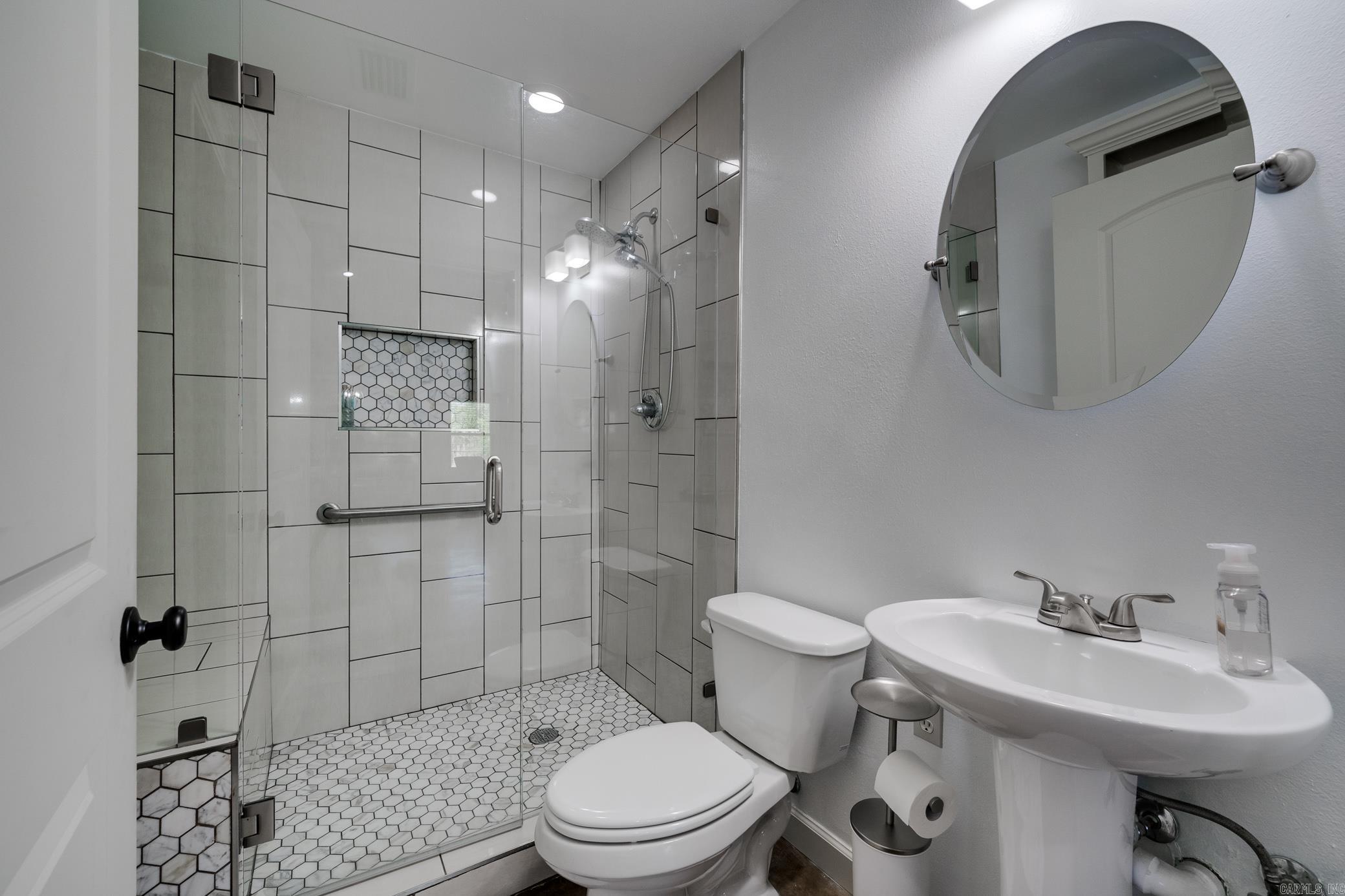 CRESTHAVEN - Residential