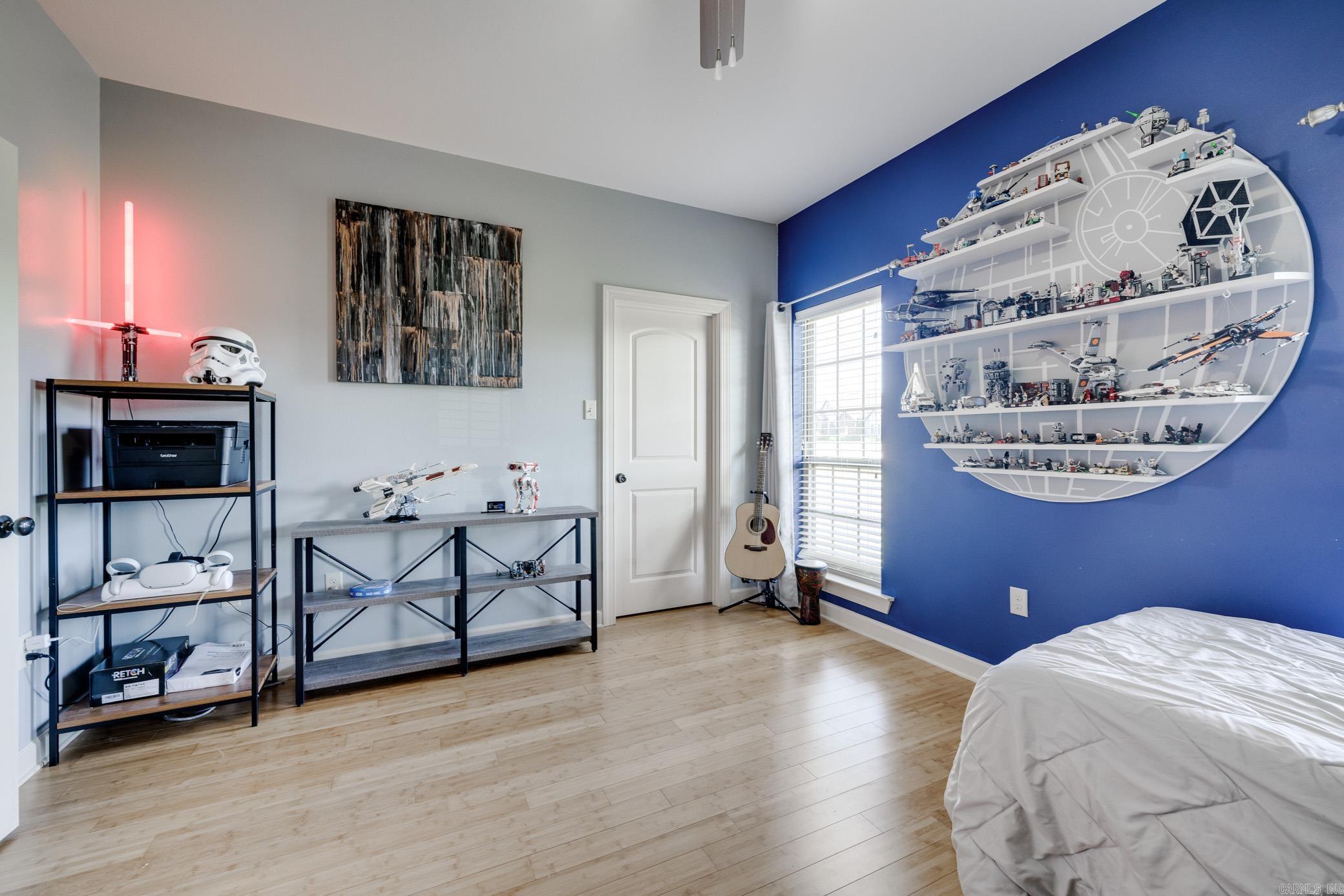 CRESTHAVEN - Residential