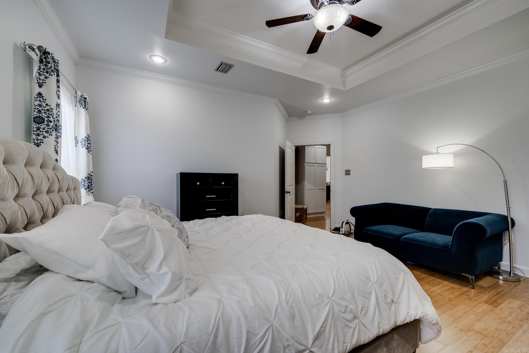 CRESTHAVEN - Residential