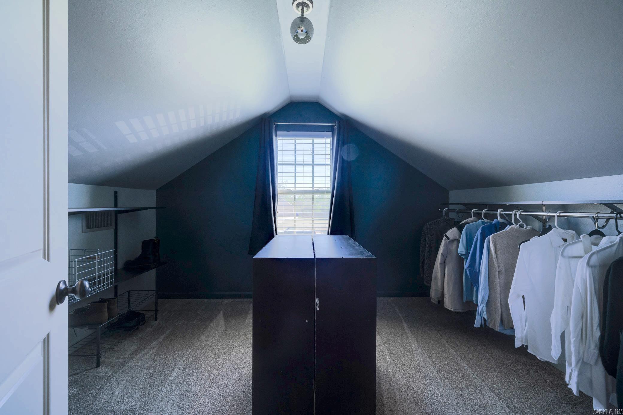 CRESTHAVEN - Residential