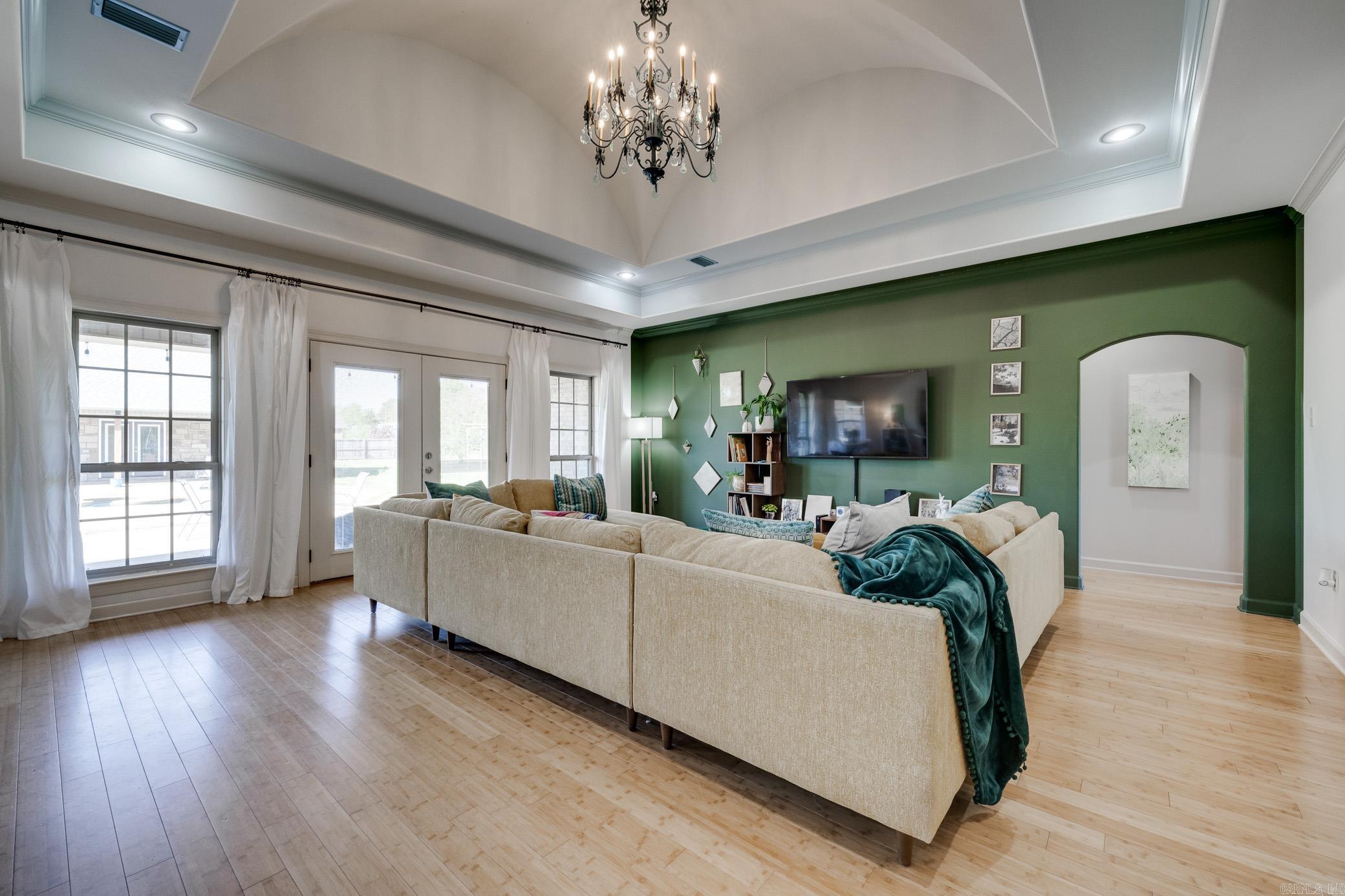 CRESTHAVEN - Residential