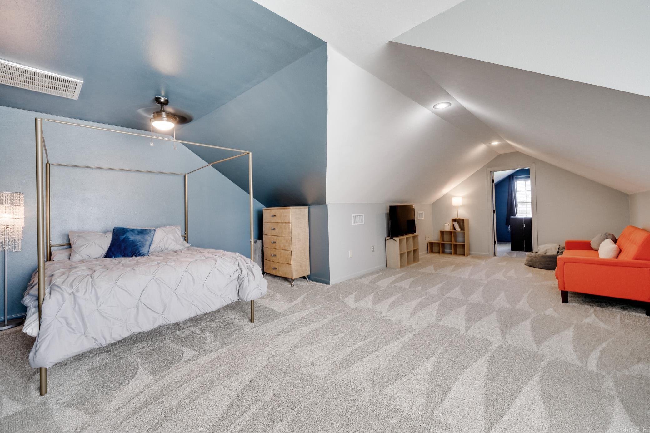 CRESTHAVEN - Residential