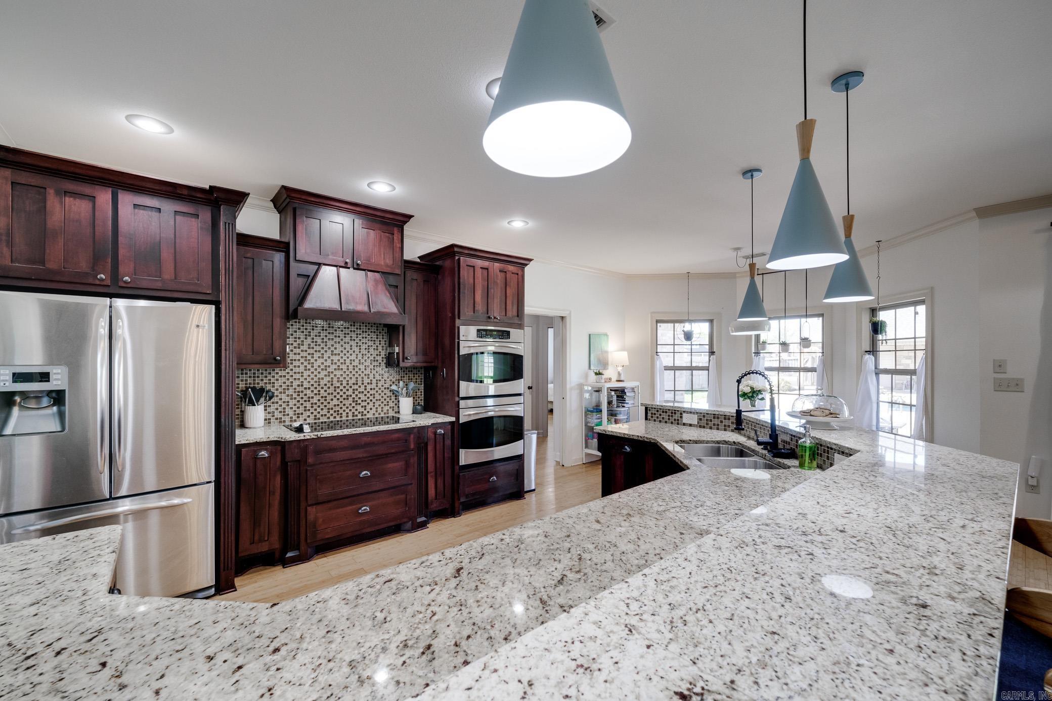 CRESTHAVEN - Residential