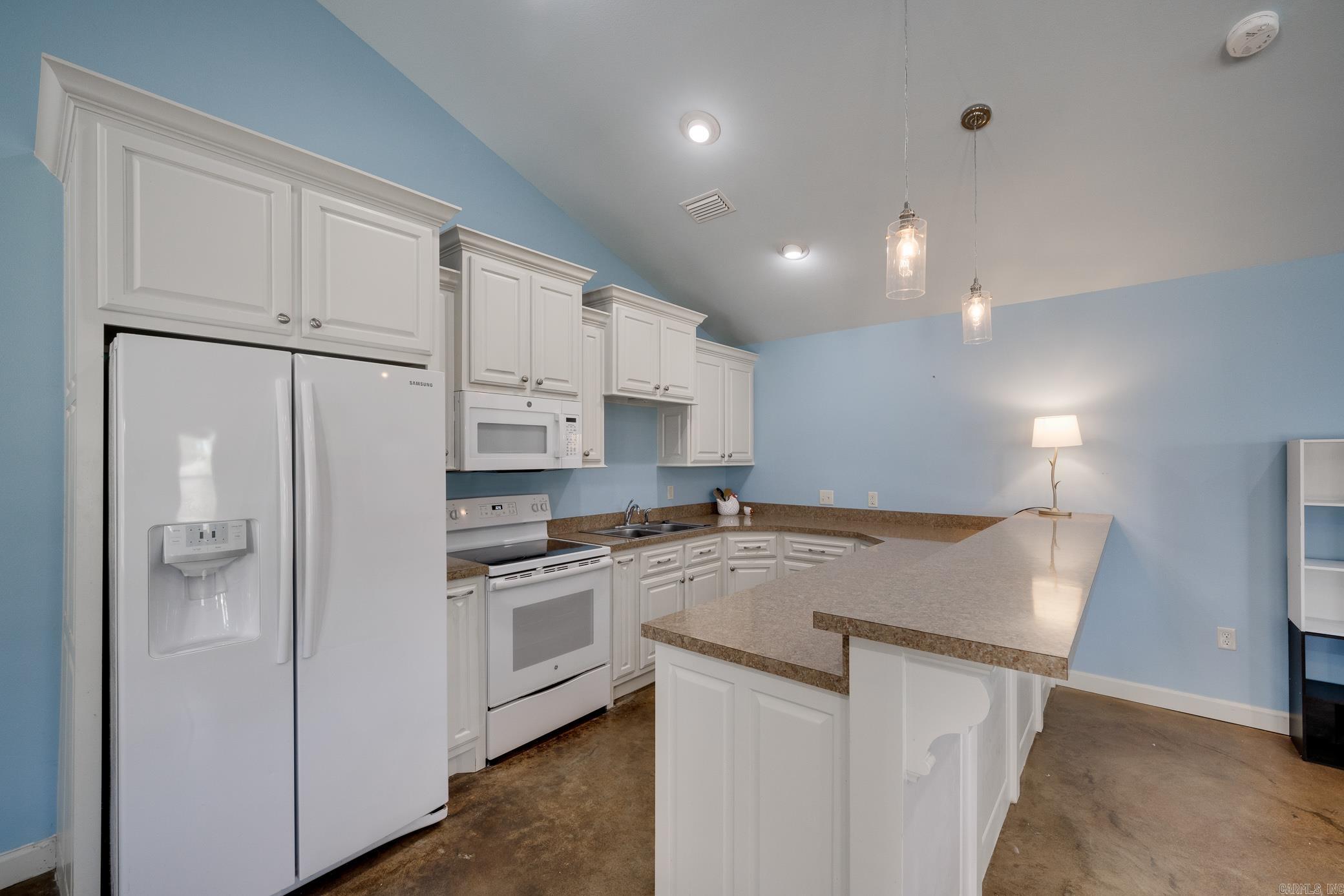 CRESTHAVEN - Residential