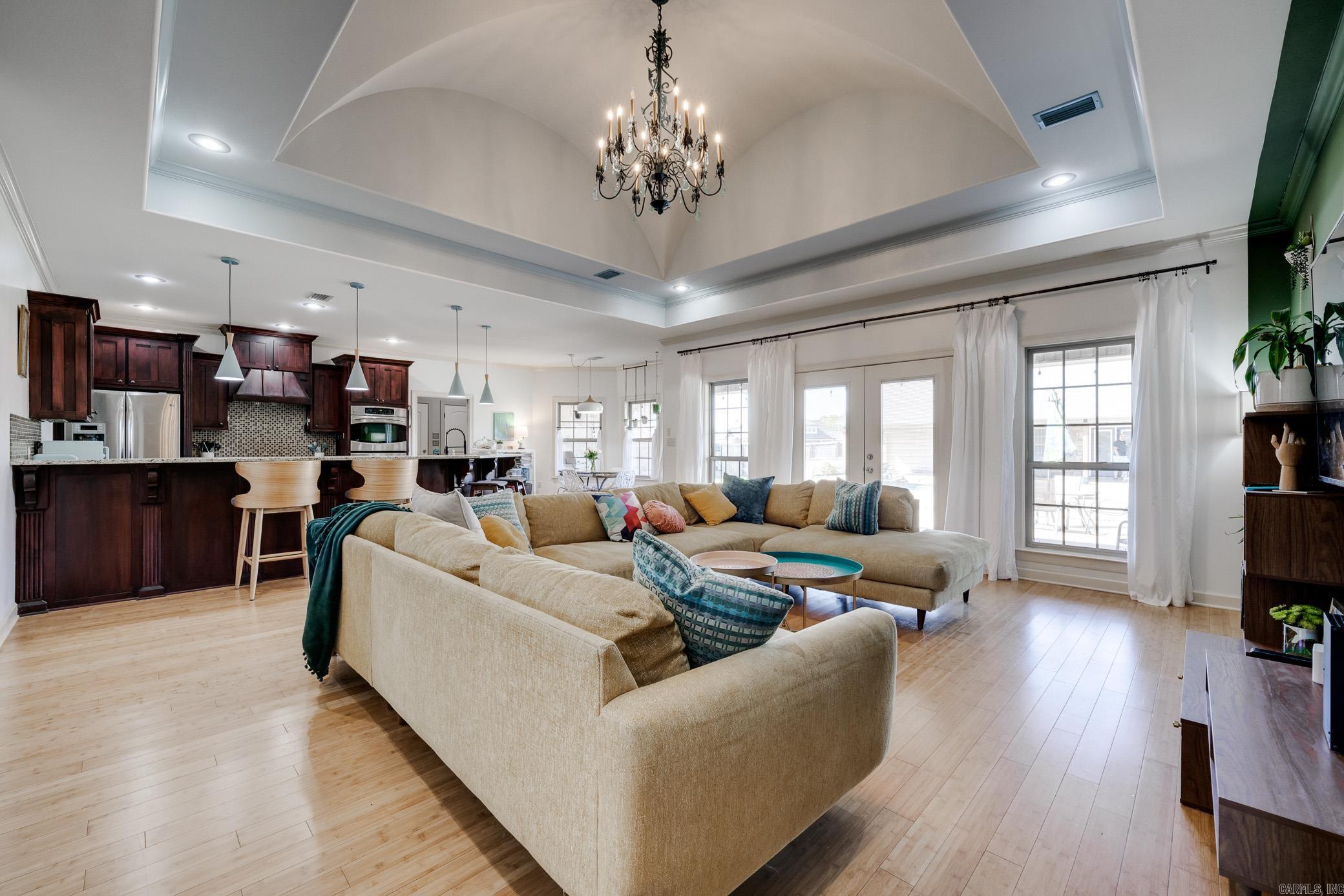 CRESTHAVEN - Residential