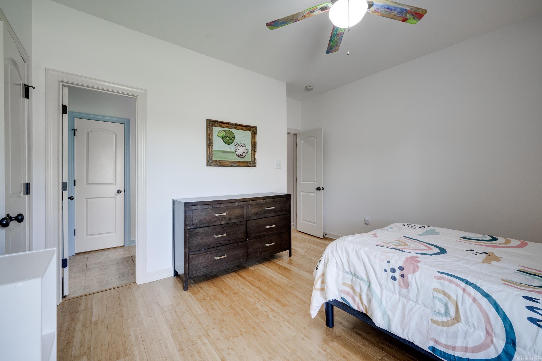 CRESTHAVEN - Residential