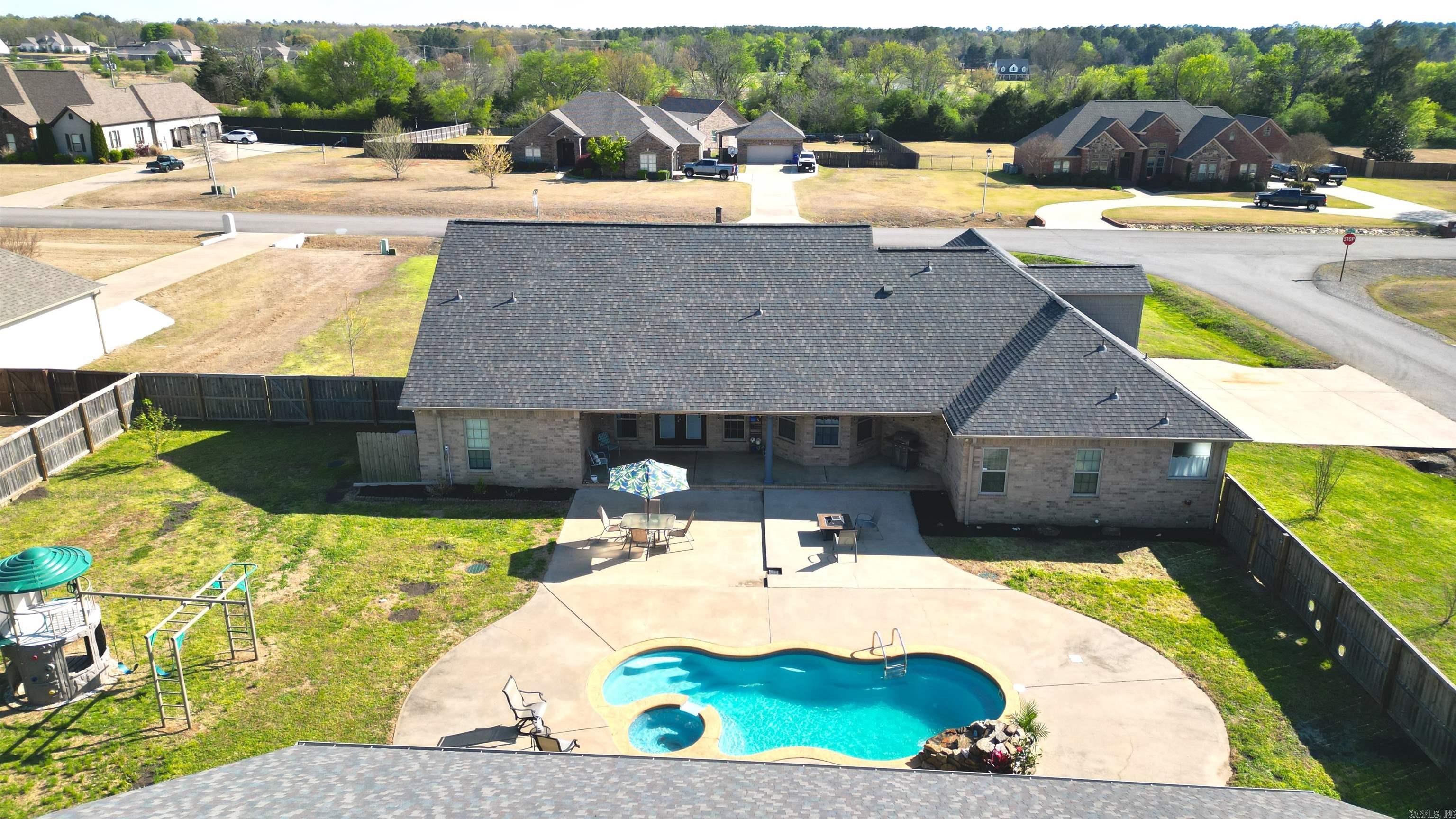 CRESTHAVEN - Residential