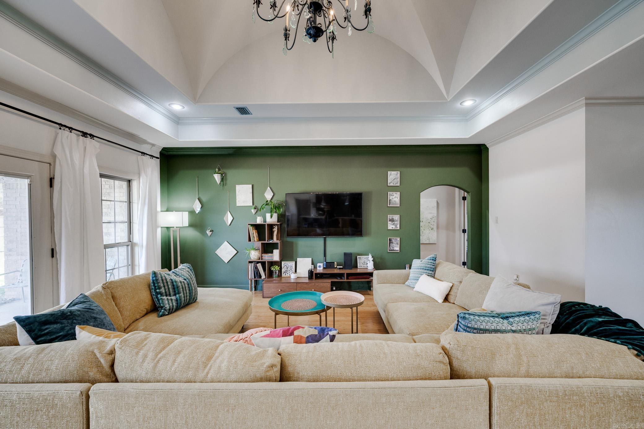 CRESTHAVEN - Residential