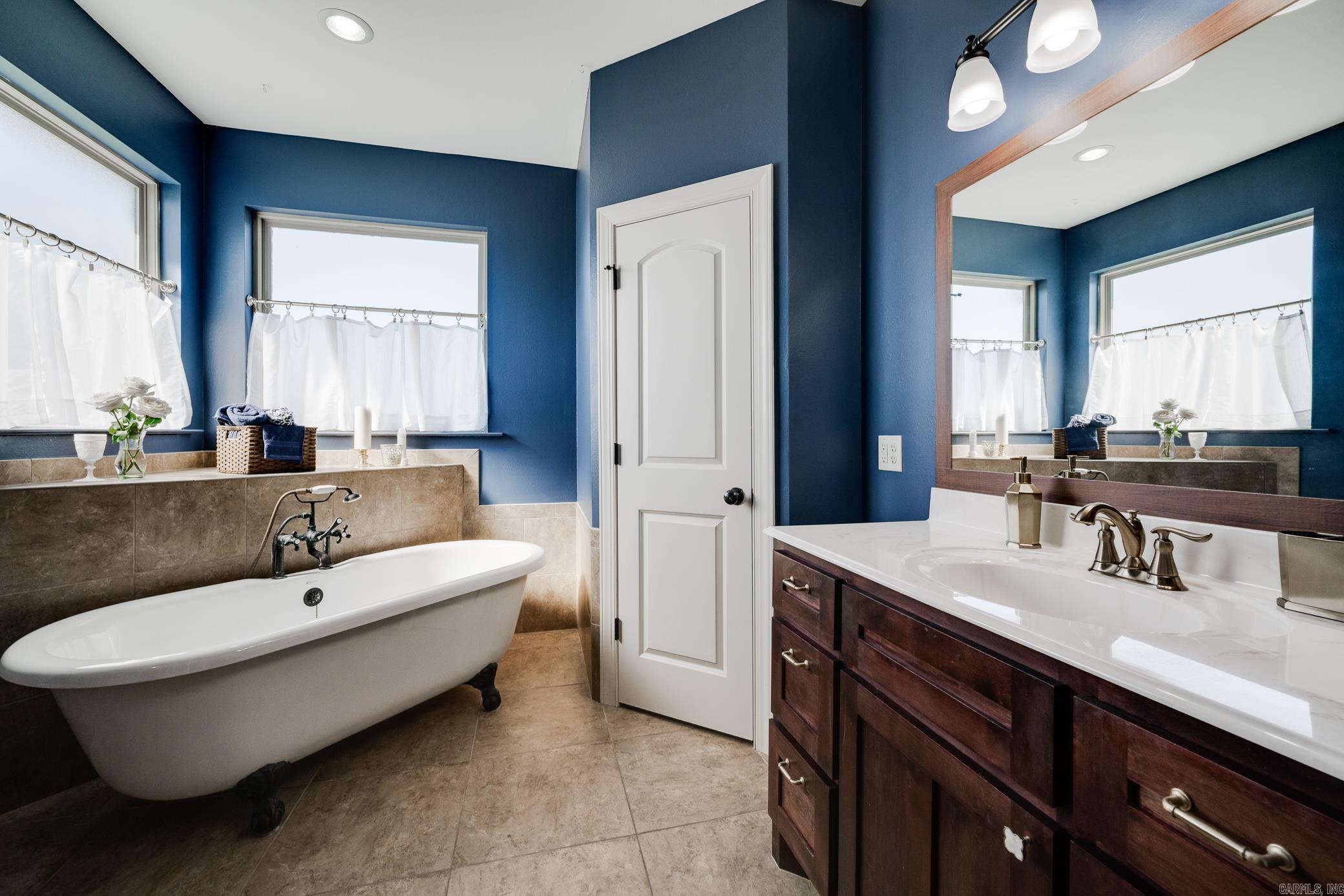 CRESTHAVEN - Residential