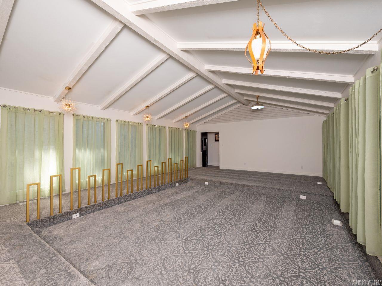 FOXWOOD J - Residential