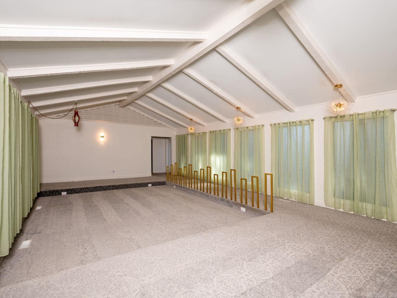 FOXWOOD J - Residential