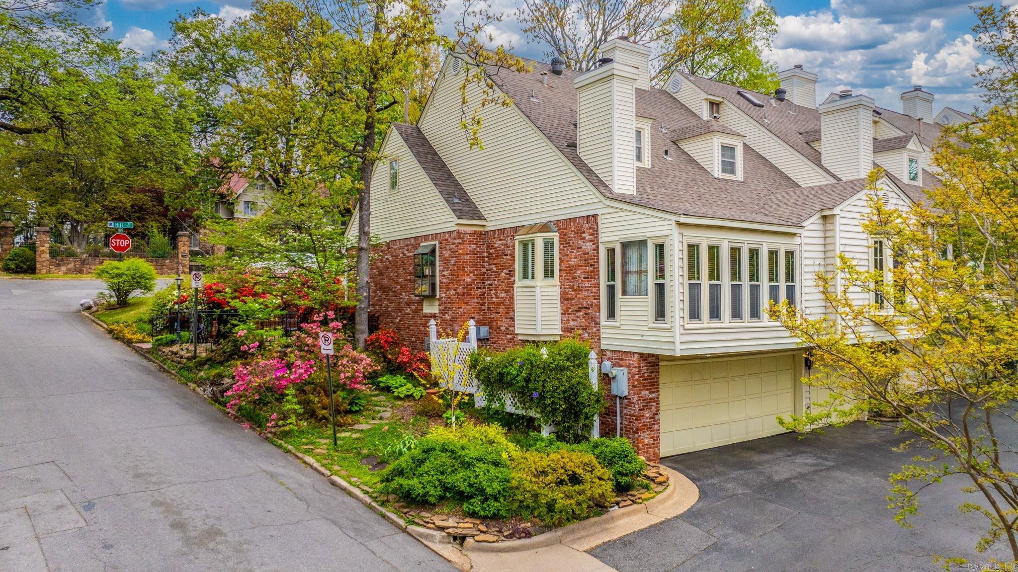 THIRTY FIVE FIFTEEN HILL HPR - Residential