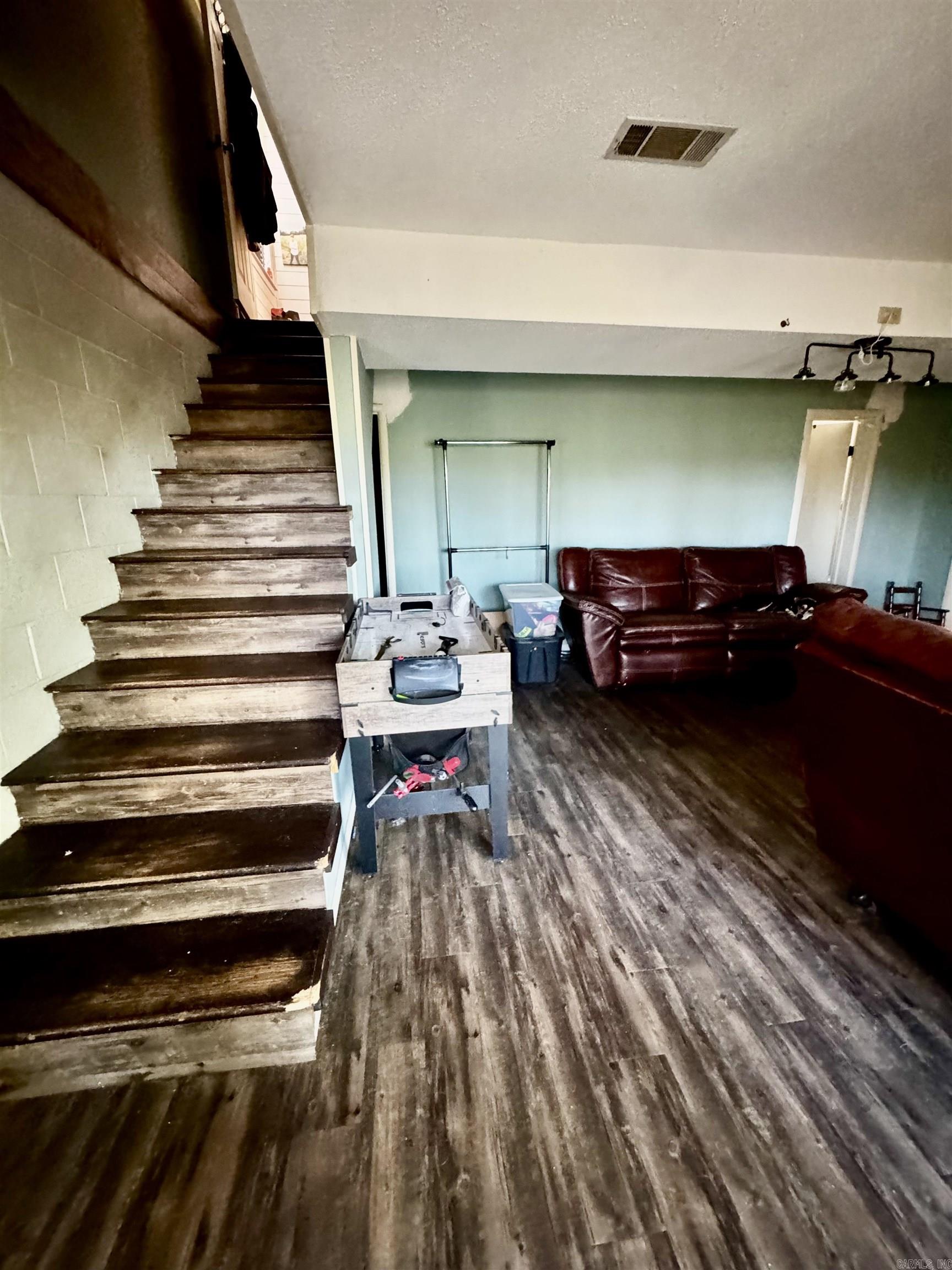 CEDAR CREST ACRES - Residential