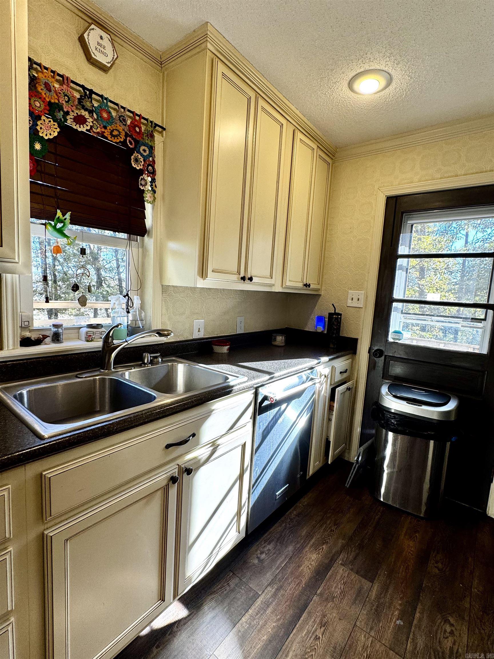 CEDAR CREST ACRES - Residential