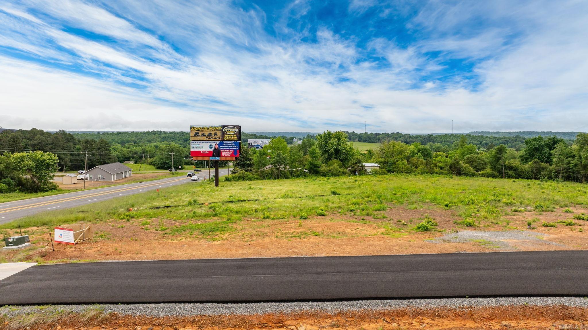 ULES WATSON PLACE - Commercial Sale