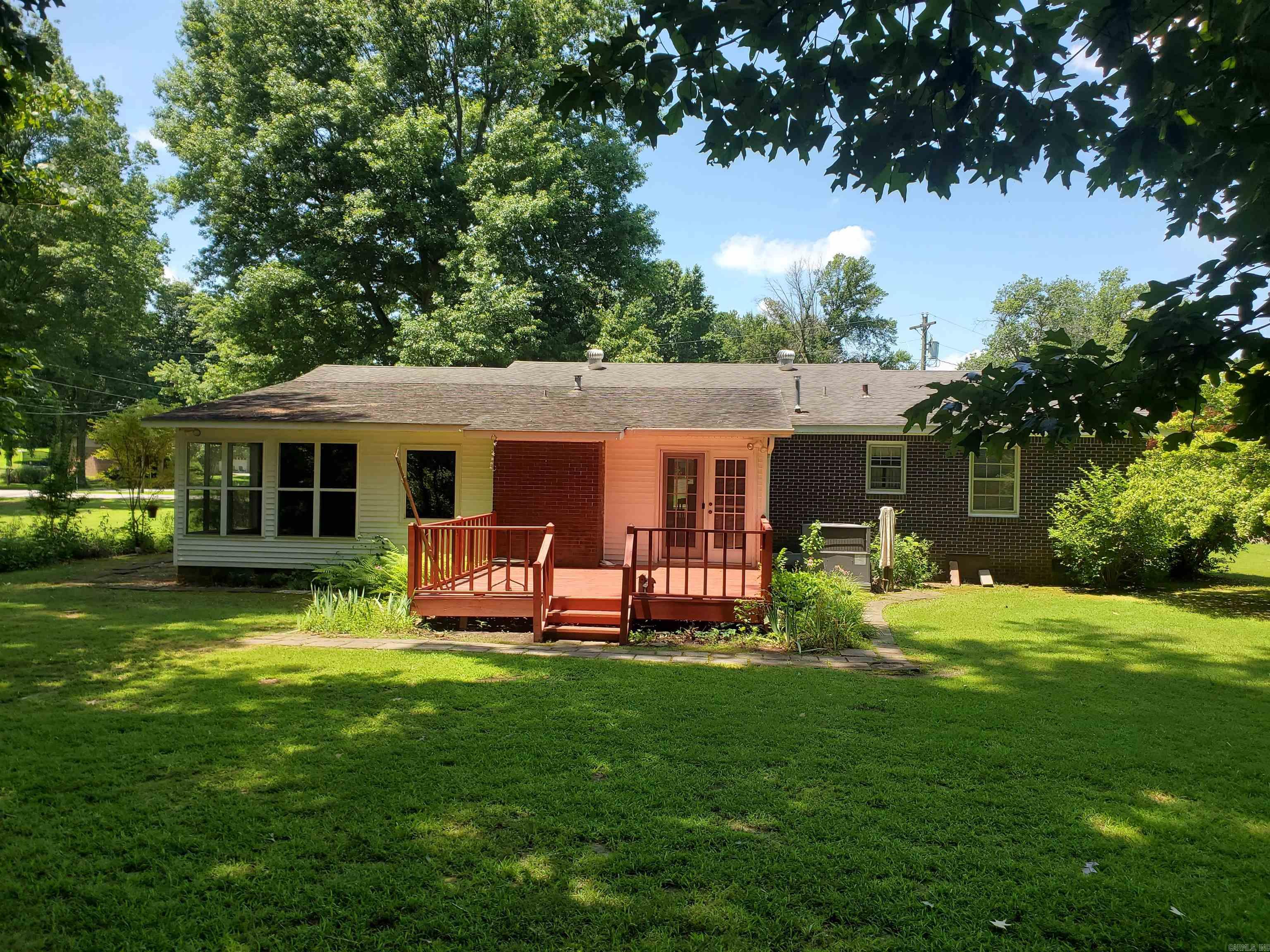 BALLARD HEIGHTS - Residential