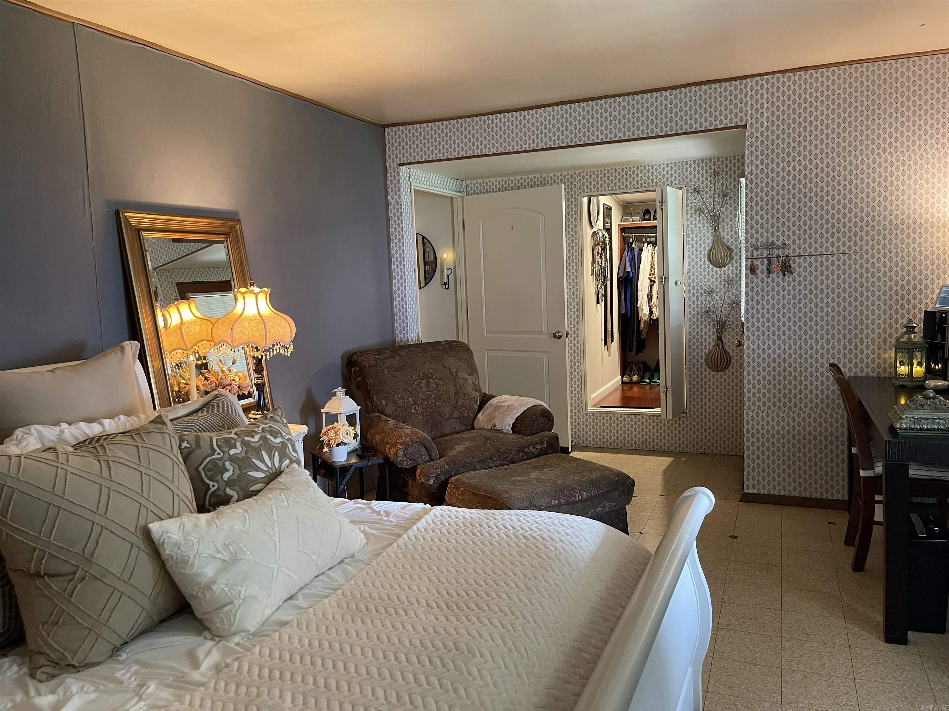 HENRYS - Residential