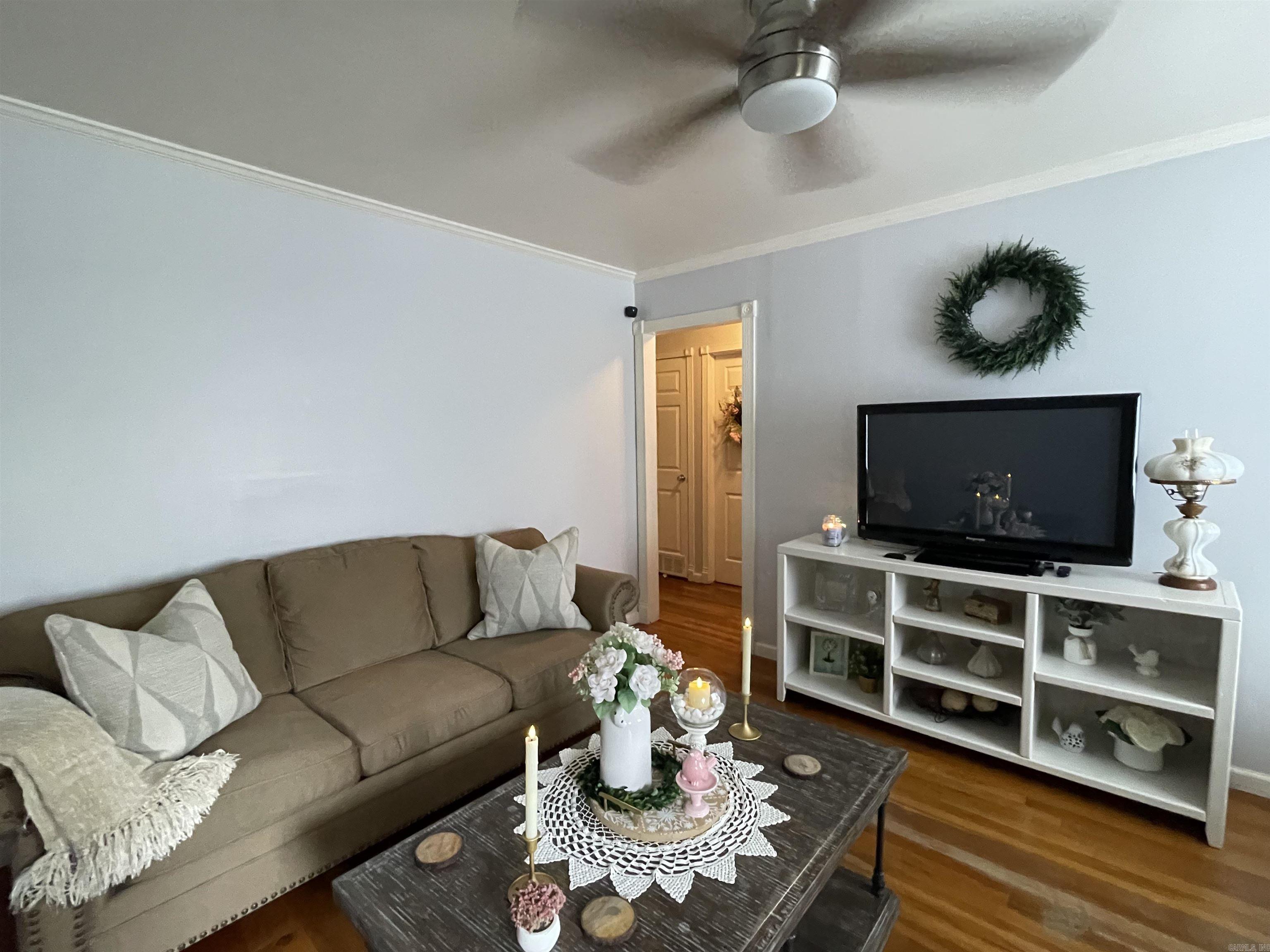 HENRYS - Residential