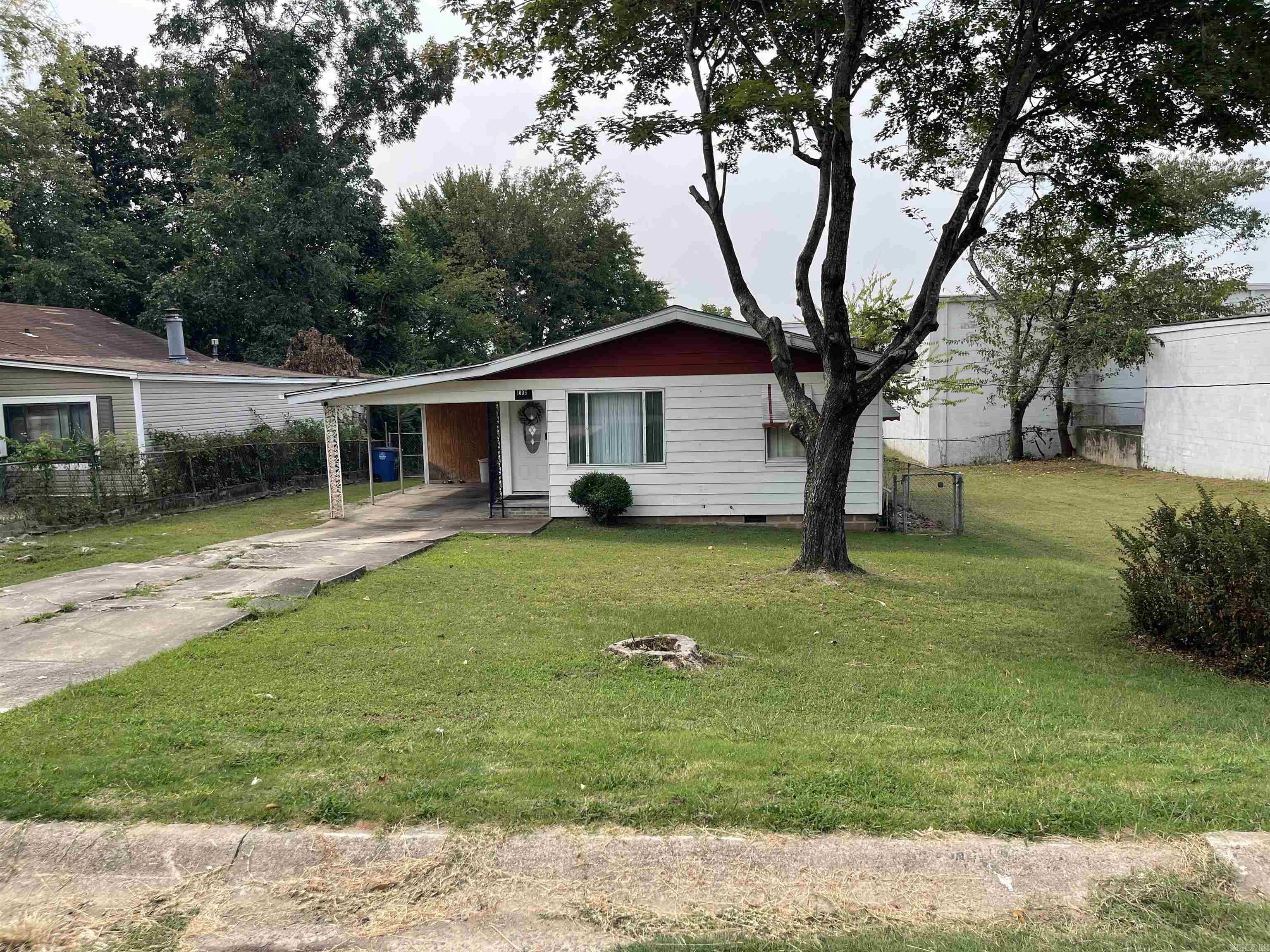 Great investment opportunity/first time homeowner in North Little Rock. Located at 1006 W 41st St, this property offers convenient access to nearby businesses and easy drive to HWY. This home is being sold as-is.